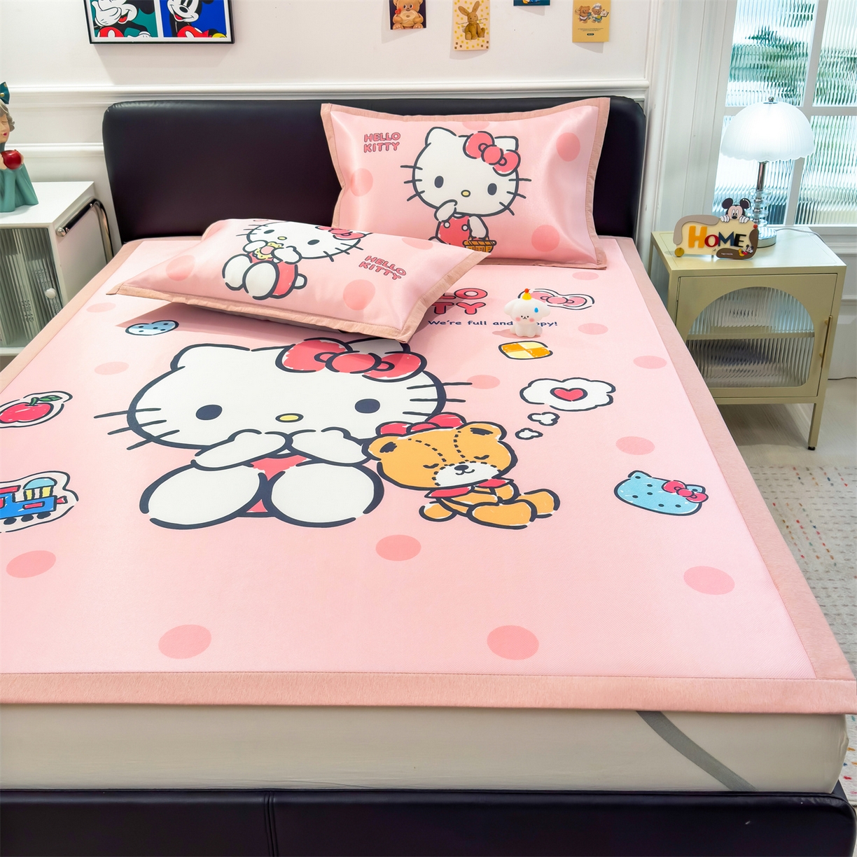 91家纺网 家纺一手货源 找家纺 兄弟坊 2026新款正版授权A类大版卡通烫光冰丝凉席冰丝席 优雅凯蒂