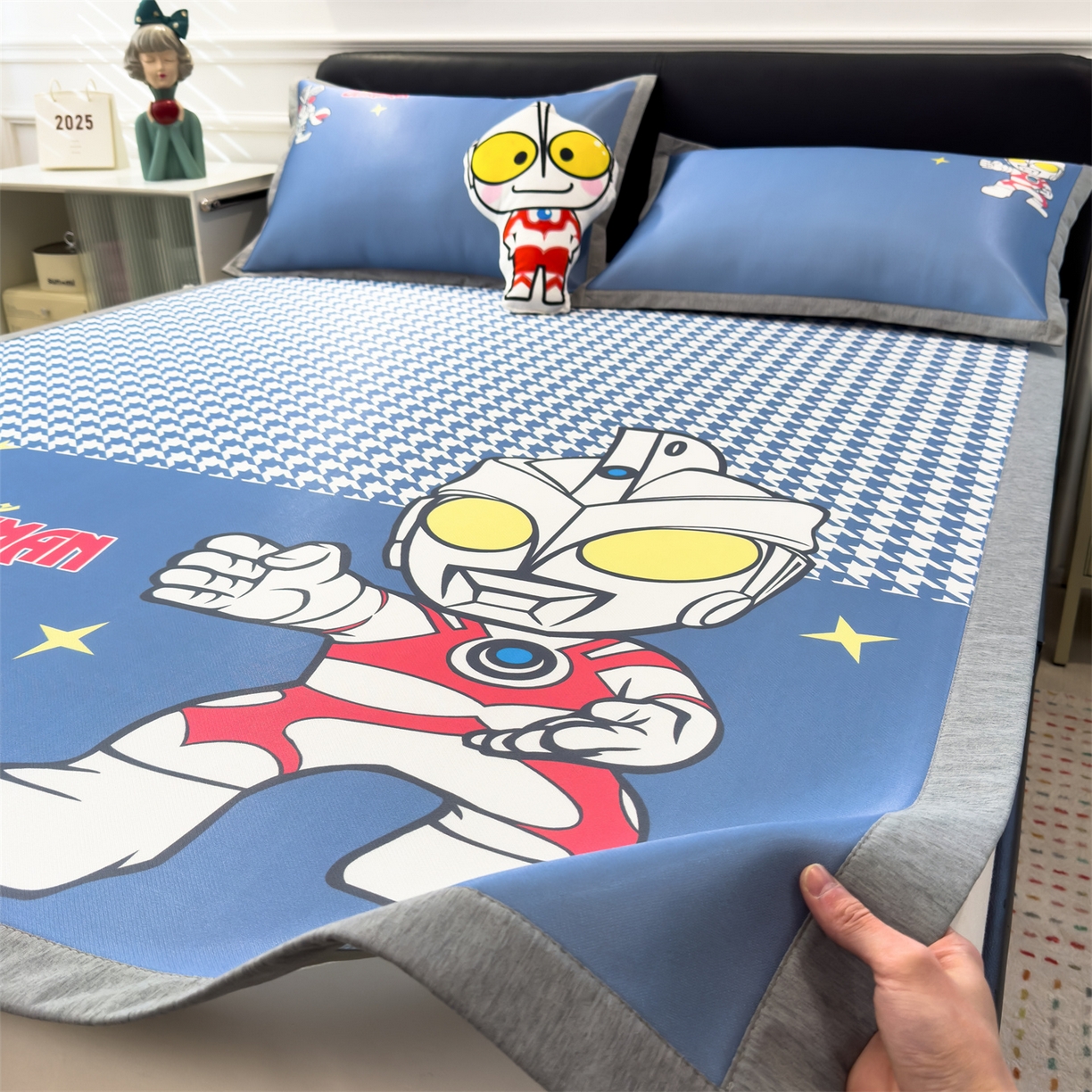 91家纺网 家纺一手货源 找家纺 兄弟坊 2026新款正版授权A类大版卡通烫光冰丝凉席冰丝席 奥特之光