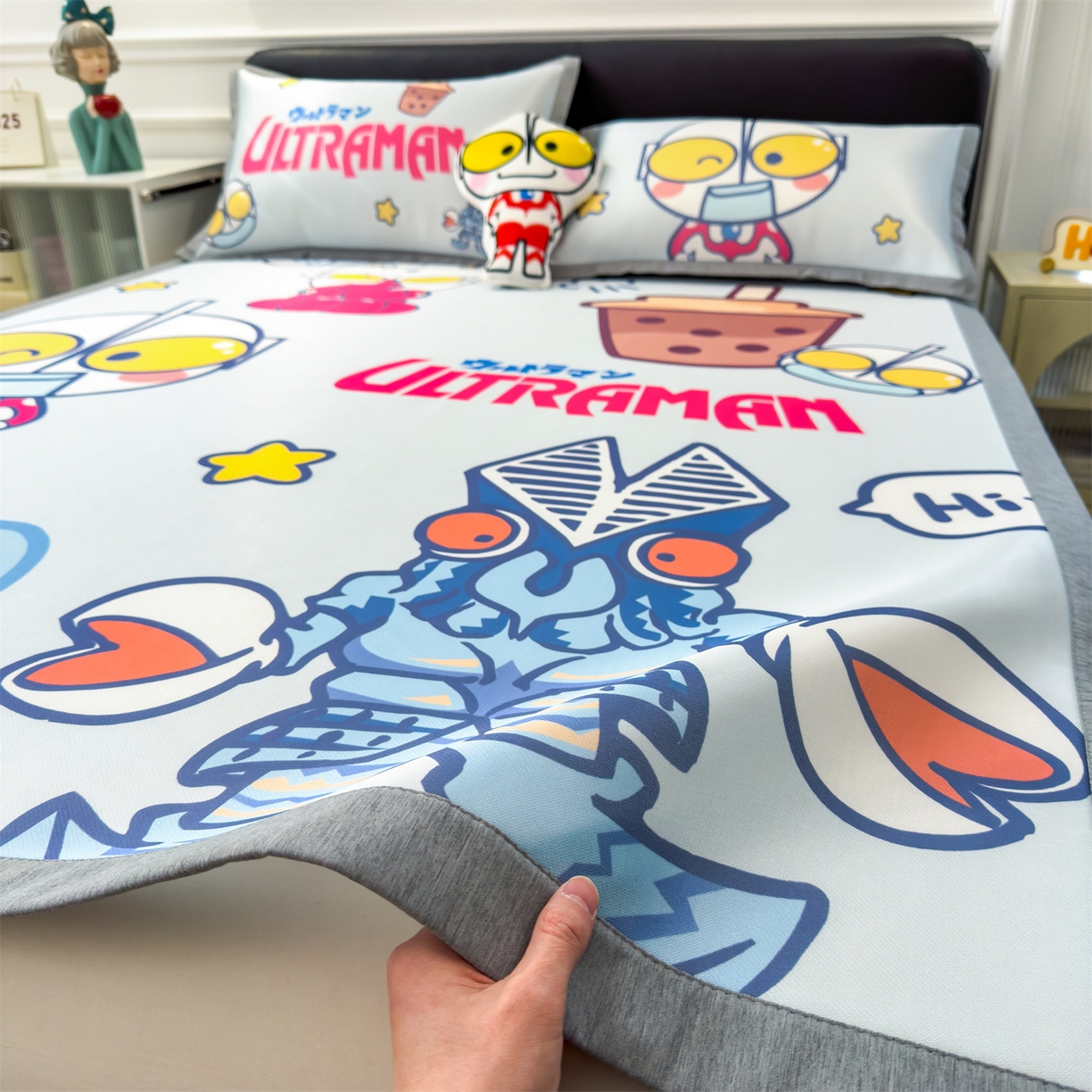 91家纺网 家纺一手货源 找家纺 兄弟坊 2026新款正版授权A类大版卡通烫光冰丝凉席冰丝席 奥特曼打怪兽