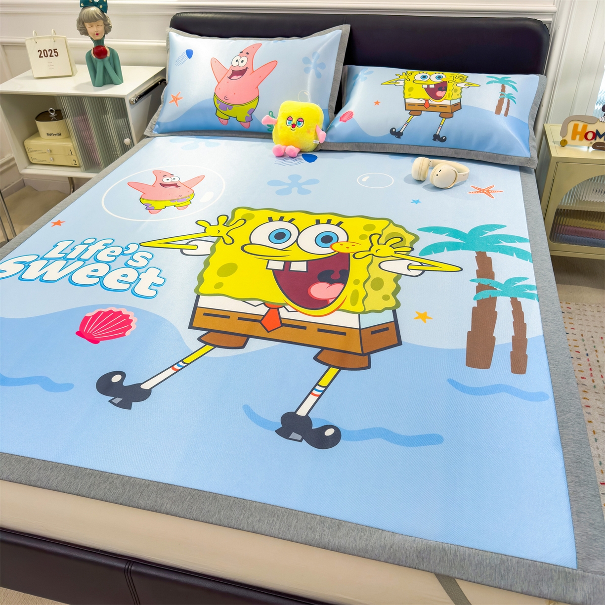 91家纺网 家纺一手货源 找家纺 兄弟坊 2026新款正版授权A类大版卡通烫光冰丝凉席冰丝席 海底海绵宝宝