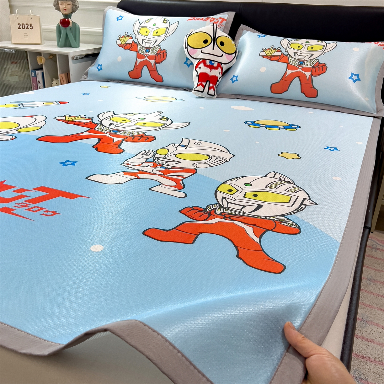 91家纺网 家纺一手货源 找家纺 兄弟坊 2026新款正版授权A类大版卡通烫光冰丝凉席冰丝席 奥特联盟