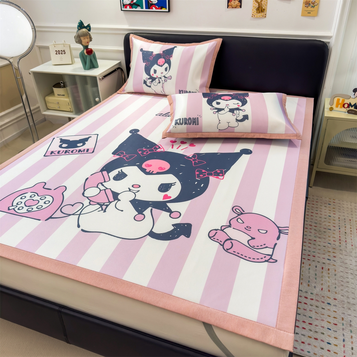 91家纺网 家纺一手货源 找家纺 兄弟坊 2026新款正版授权A类大版卡通烫光冰丝凉席冰丝席 调皮库洛米