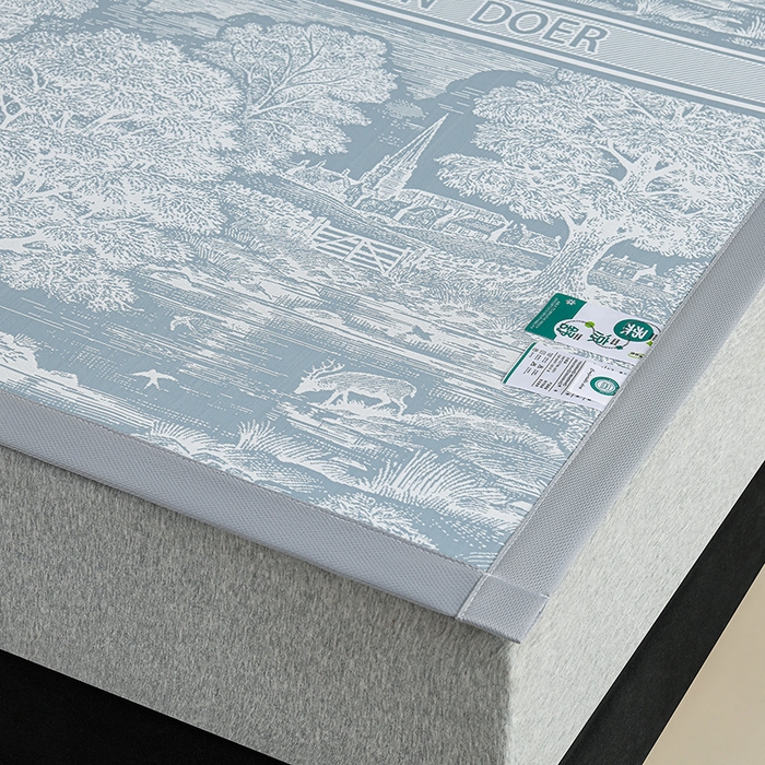 91家纺网 家纺一手货源 找家纺 织雅漫 2026春夏新款提花宽边冰丝凉感软席凉席席子-云溪 林间秘境-蓝