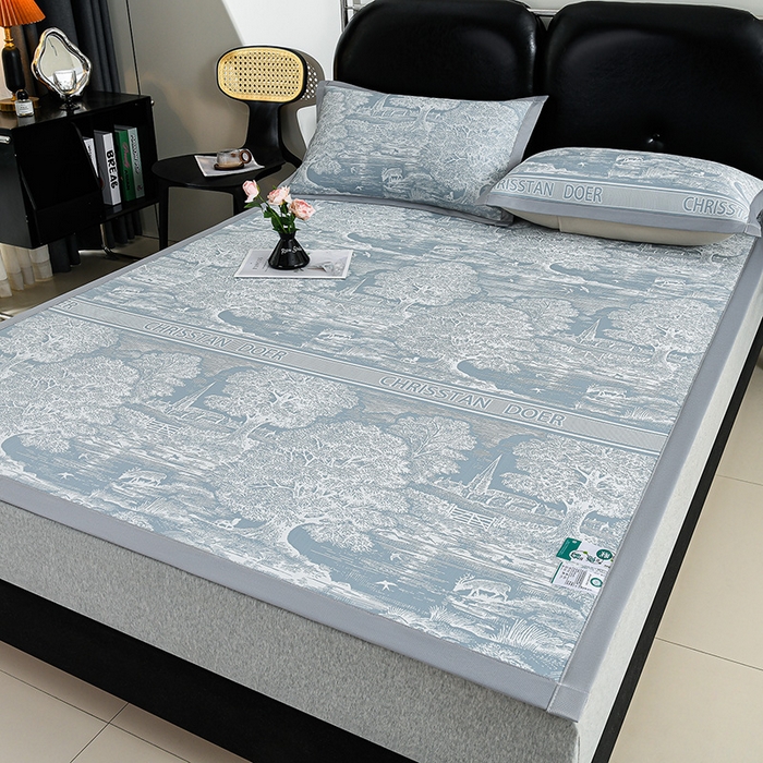 91家纺网 家纺一手货源 找家纺 织雅漫 2026春夏新款提花宽边冰丝凉感软席凉席席子-云溪 林间秘境-蓝