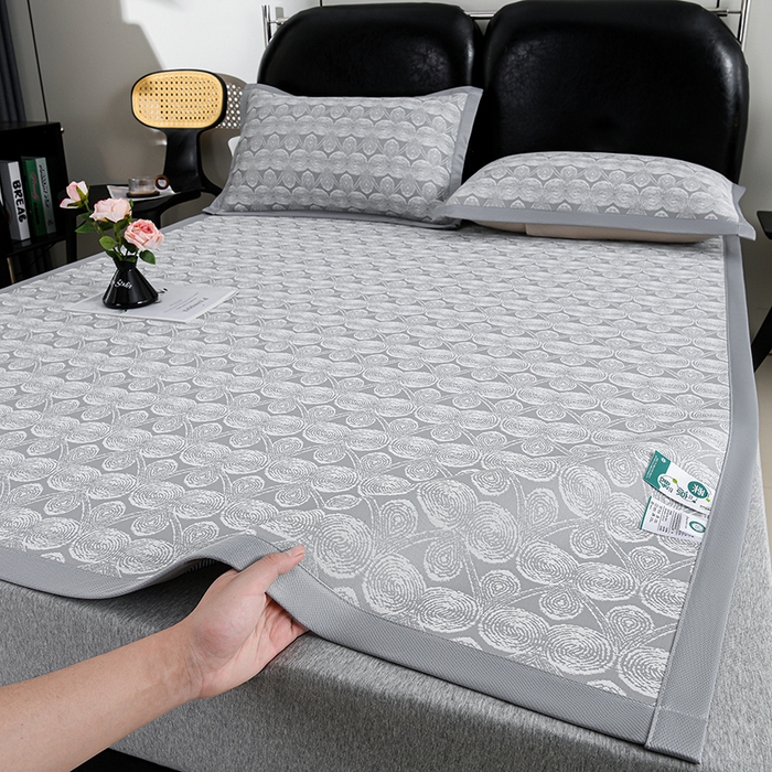 91家纺网 家纺一手货源 找家纺 织雅漫 2026春夏新款提花宽边冰丝凉感软席凉席席子-云溪 云锦-灰