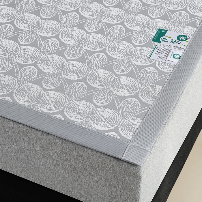 91家纺网 家纺一手货源 找家纺 织雅漫 2026春夏新款提花宽边冰丝凉感软席凉席席子-云溪 云锦-灰