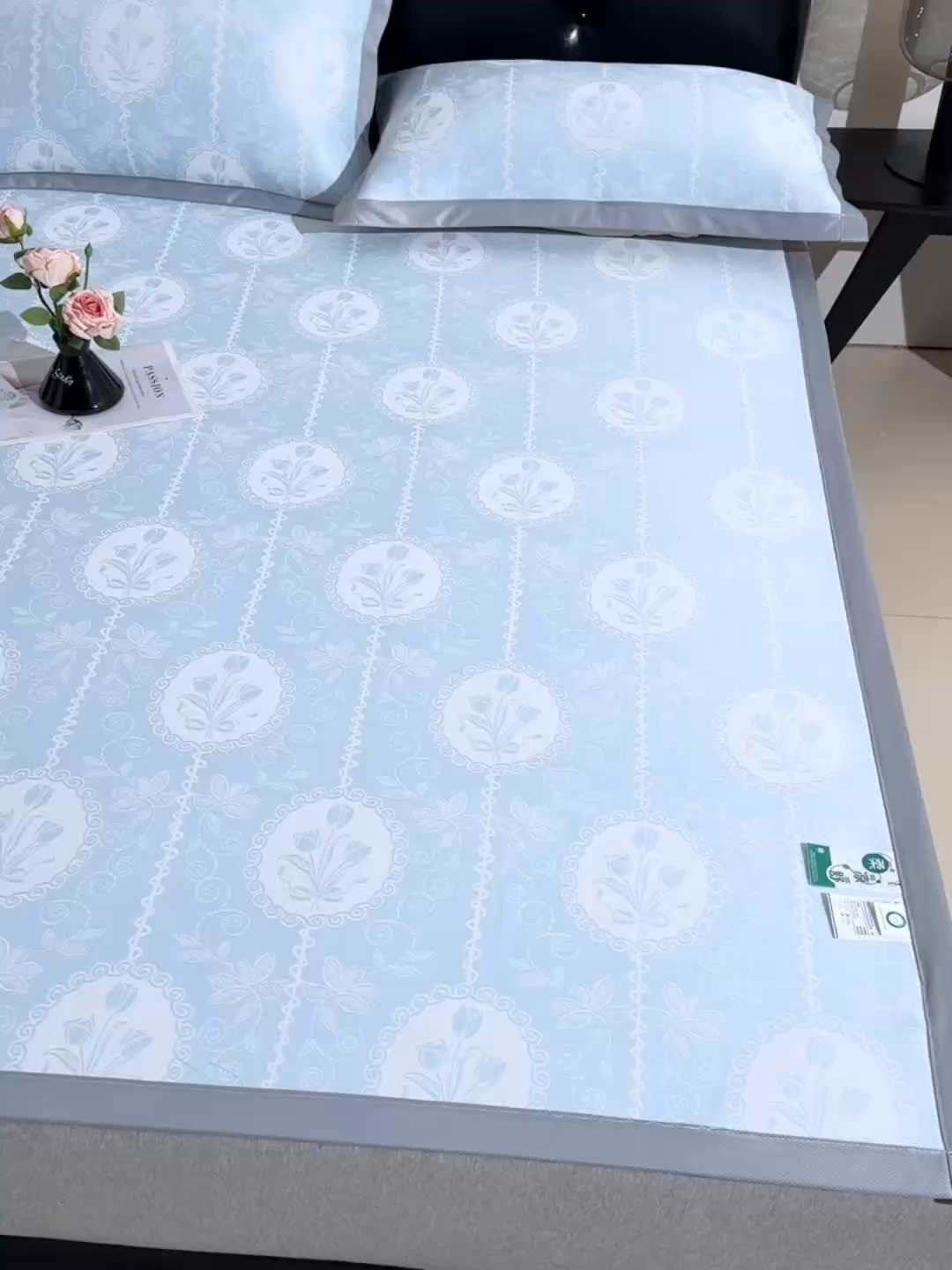 91家纺网 家纺一手货源 找家纺 织雅漫 2026春夏新款提花宽边冰丝凉感软席凉席席子-云溪 郁金香-蓝