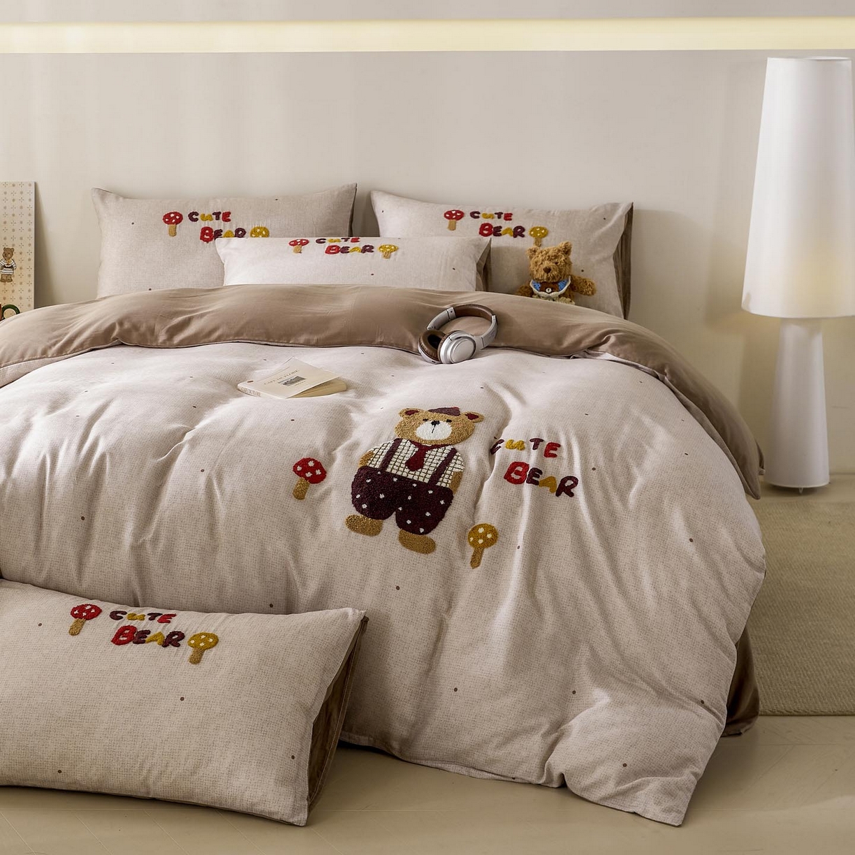 91家纺网 家纺一手货源 找家纺 麦田家纺 2026新款A类全棉双层纱毛巾绣四件套 酷酷熊