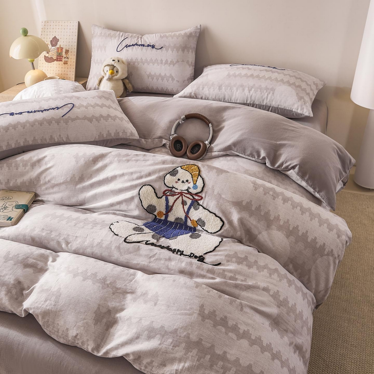 91家纺网 家纺一手货源 找家纺 麦田家纺 2026新款A类全棉双层纱毛巾绣四件套 斑点