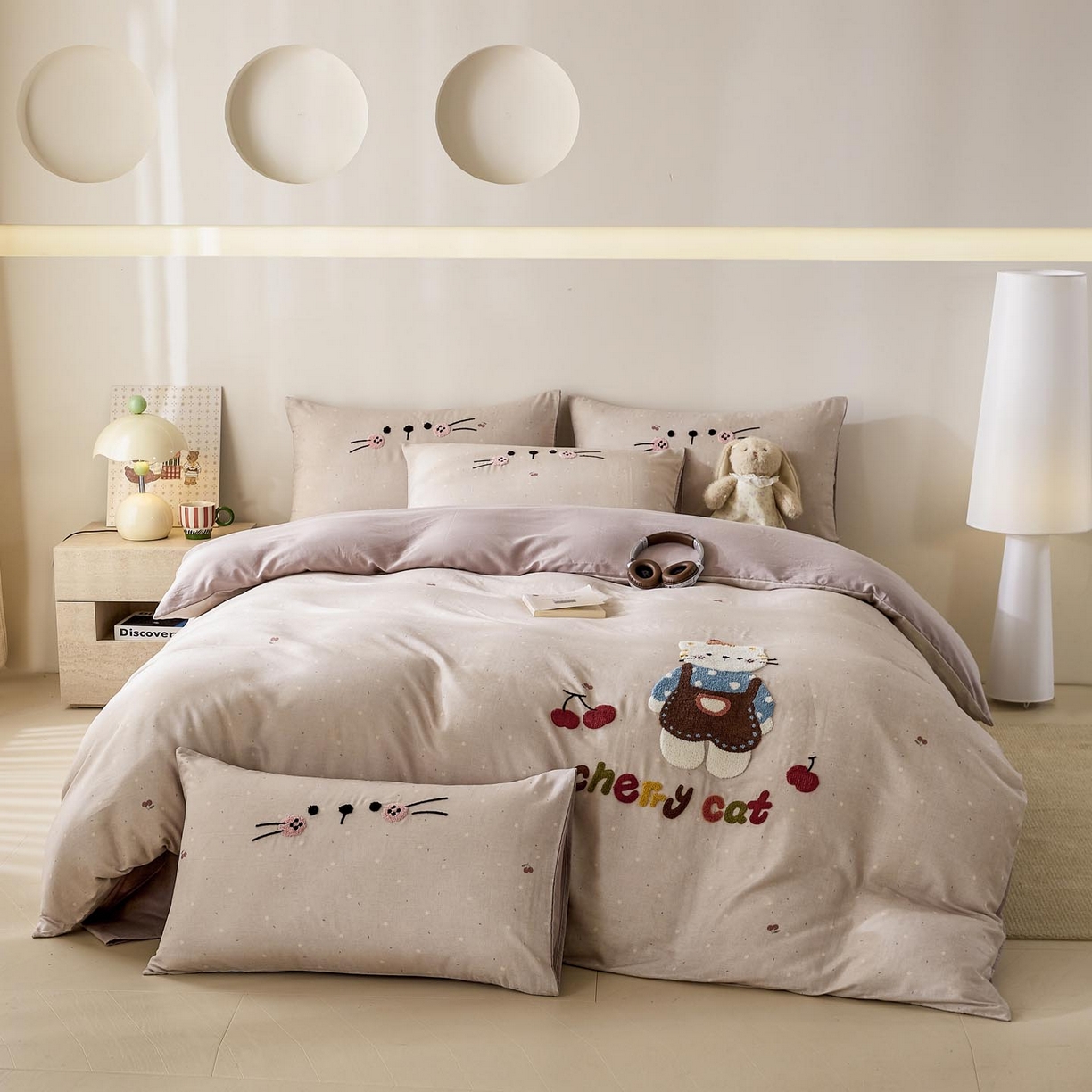 91家纺网 家纺一手货源 找家纺 麦田家纺 2026新款A类全棉双层纱毛巾绣四件套 樱桃猫咪