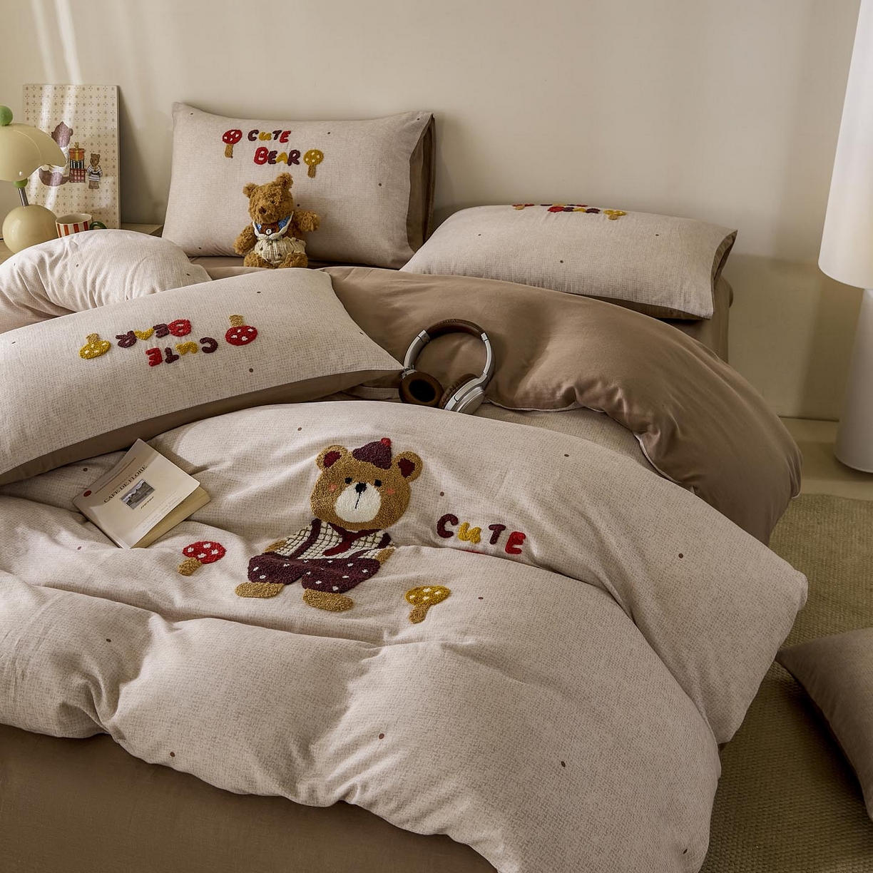 91家纺网 家纺一手货源 找家纺 麦田家纺 2026新款A类全棉双层纱毛巾绣四件套 酷酷熊