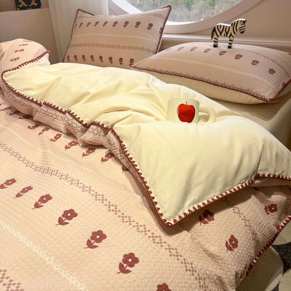 91家纺网 家纺一手货源 找家纺 如一 2026新款全棉华夫格三角针工艺四件套 花花-米