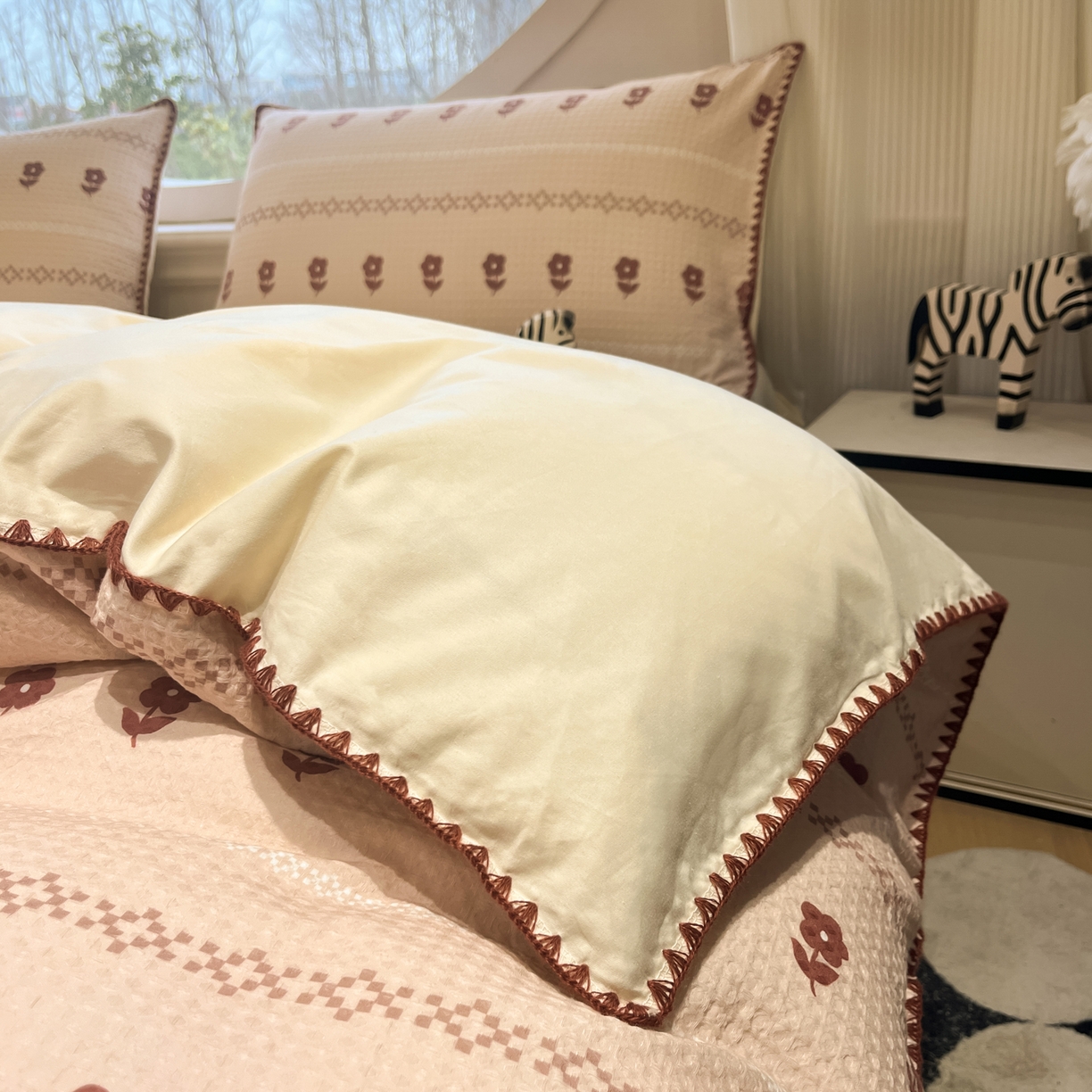 91家纺网 家纺一手货源 找家纺 如一 2026新款全棉华夫格三角针工艺四件套 花花-米