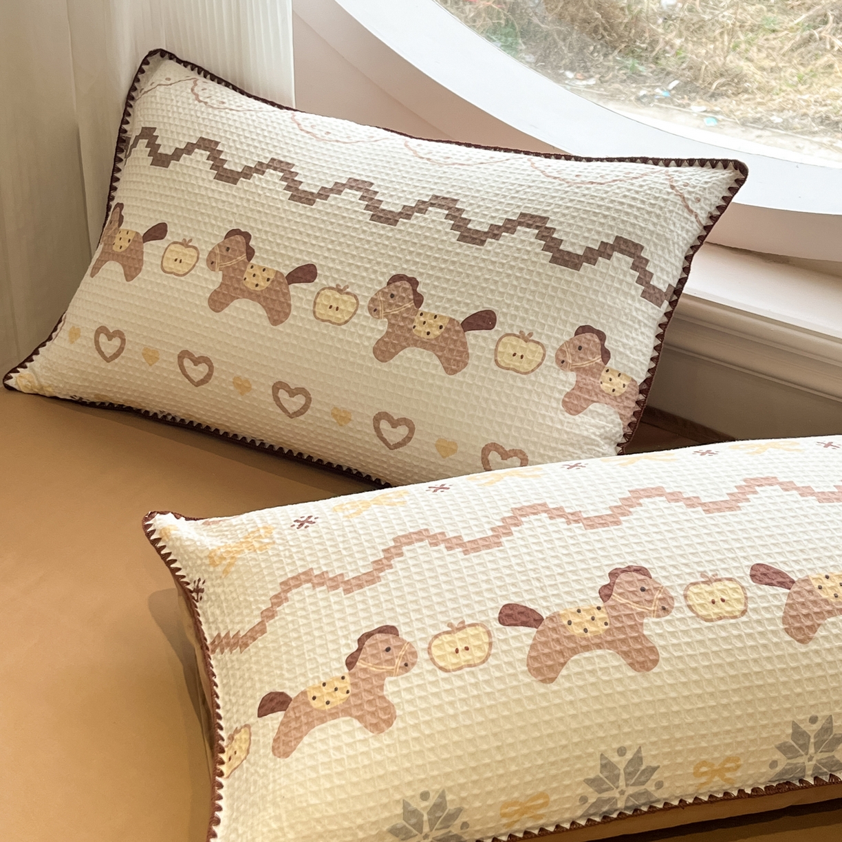 91家纺网 家纺一手货源 找家纺 如一 2026新款全棉华夫格三角针工艺四件套 小马-棕