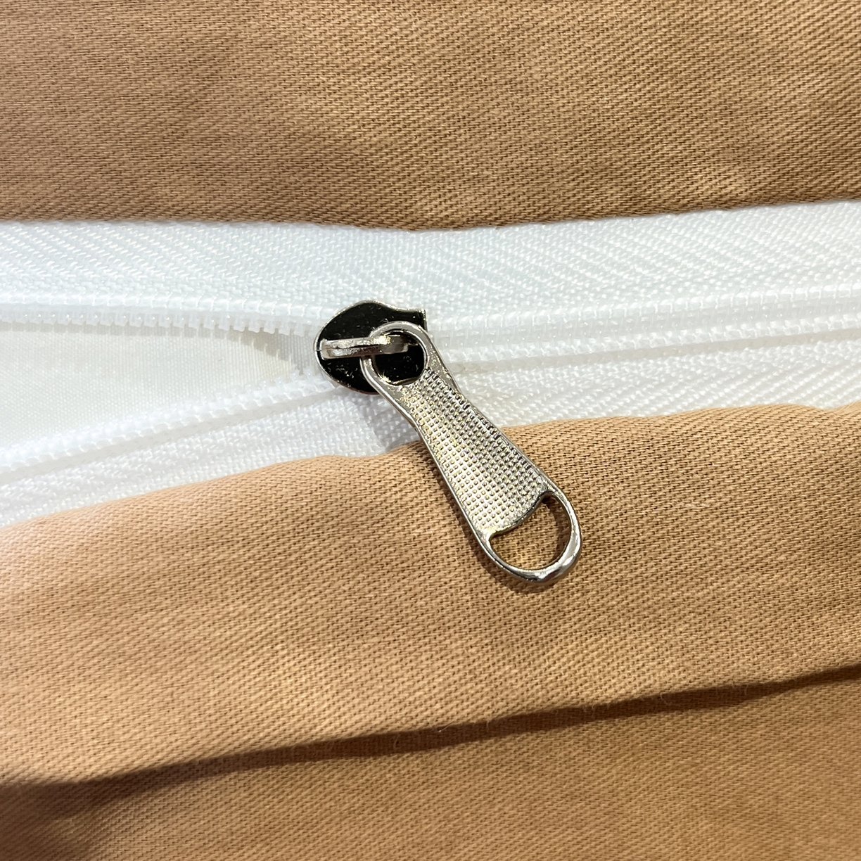 91家纺网 家纺一手货源 找家纺 如一 2026新款全棉华夫格三角针工艺四件套 小马-棕