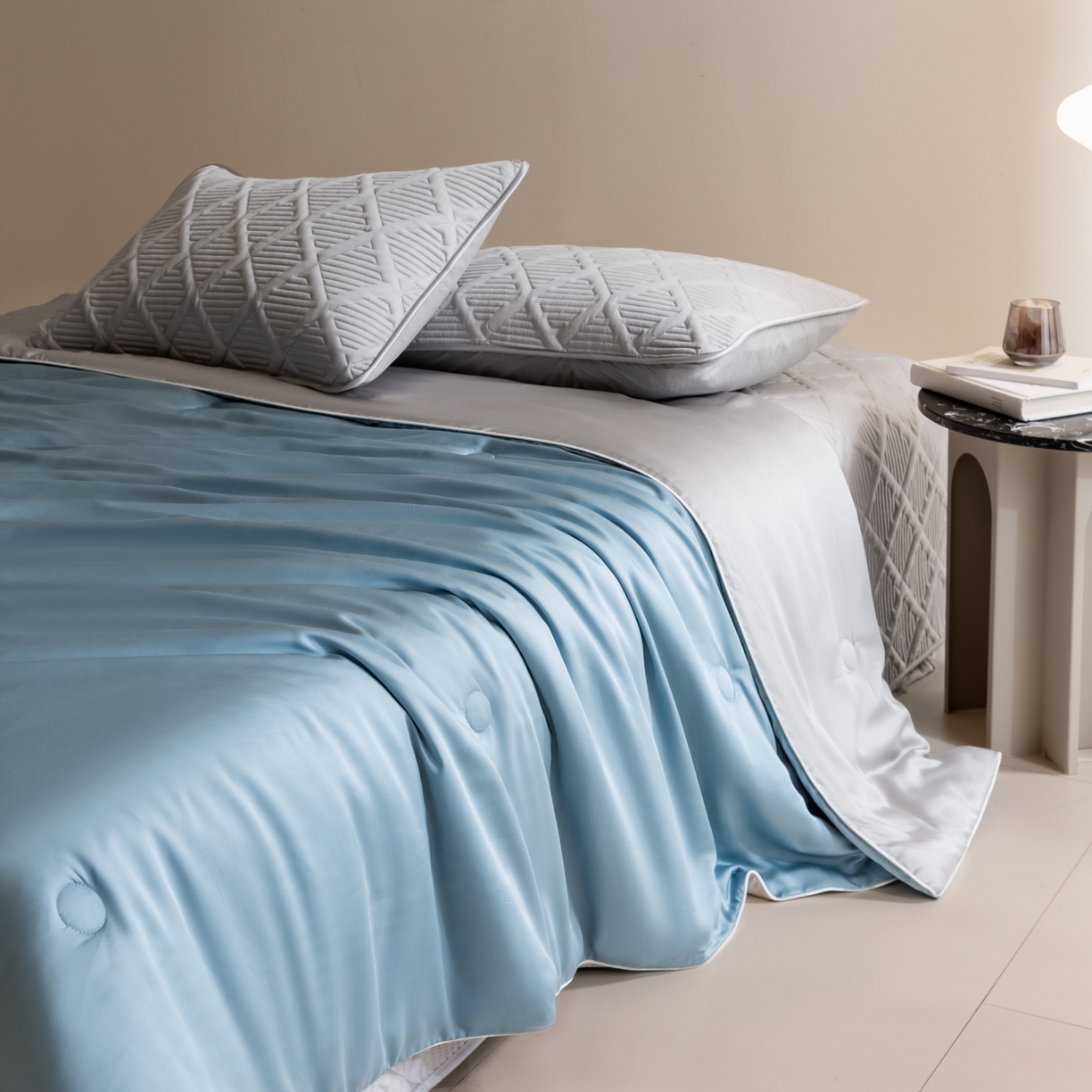 91家纺网 家纺一手货源 找家纺 （总）绒城 2026春夏新款双拼色莱赛尔天丝夏被夏凉被空调被-天纯系列