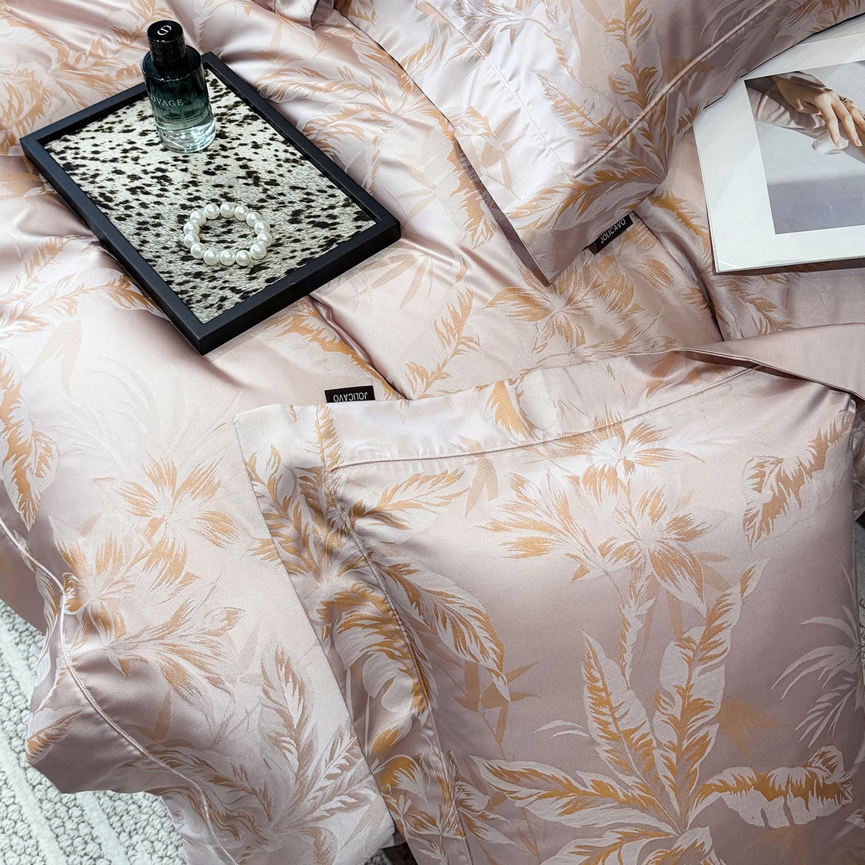 91家纺网 家纺一手货源 找家纺 （总）爱妮菲家纺 2026高端新品A类长绒棉纯棉四件套100全棉贡缎提花被套床单床笠轻奢风索依