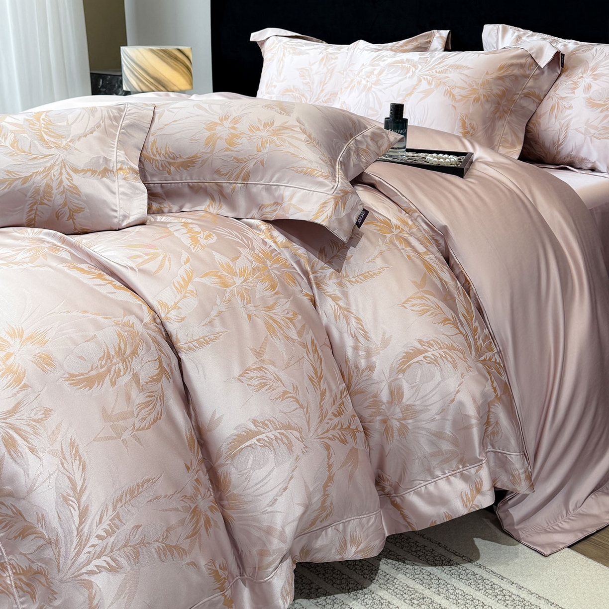 91家纺网 家纺一手货源 找家纺 爱妮菲家纺 2026高端新品A类长绒棉纯棉四件套100全棉贡缎提花被套床单床笠轻奢风索依 索依-芸粉