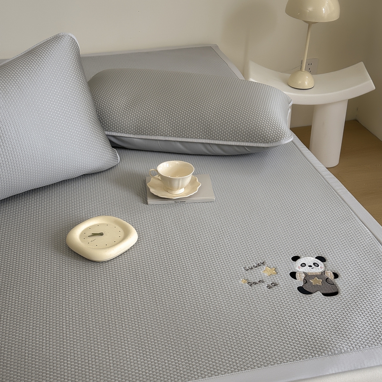 91家纺网 家纺一手货源 找家纺 （总）禧禾 2026春夏新款PE泡小豆提花华夫格凉席席子-卡通刺绣