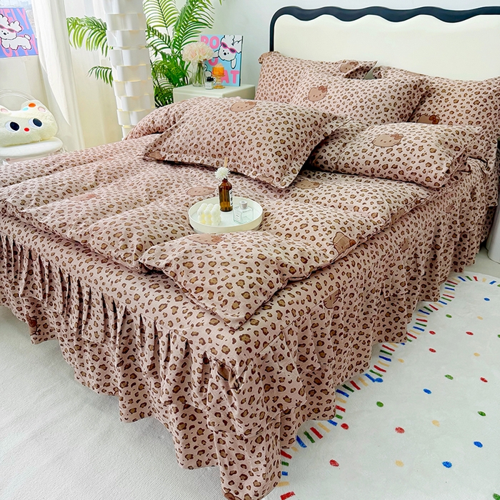 91家纺网 家纺一手货源 找家纺 九诺家纺 2026春夏新款丝柔棉皱皱纱床裙四件套双花边工艺床裙 安妮-豹纹KT