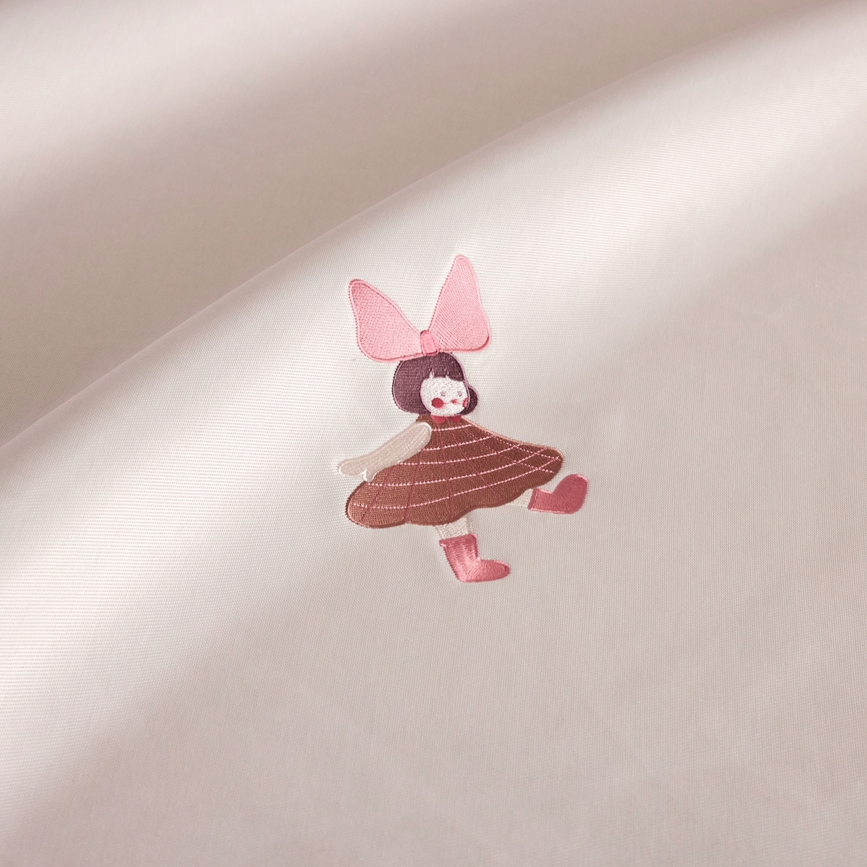 91家纺网 家纺一手货源 找家纺 禧禾 2026春夏新款A类600D数码冰丝席凉席席子-冰菓系列 蝴蝶女孩-床席款