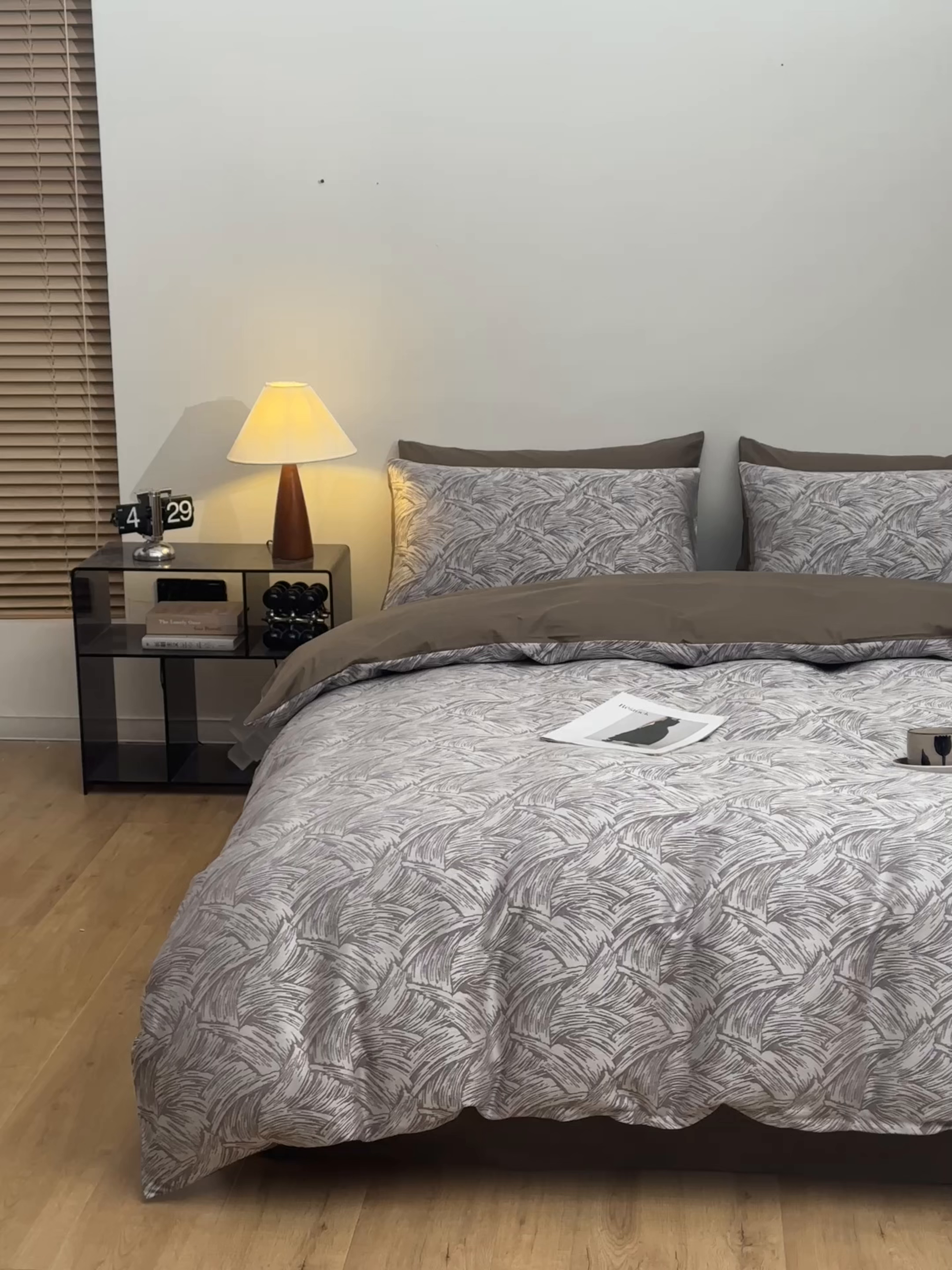 91家纺网 家纺一手货源 找家纺 琪格格纺织 2026新款色织天丝棉提花四件套 幻境-咖