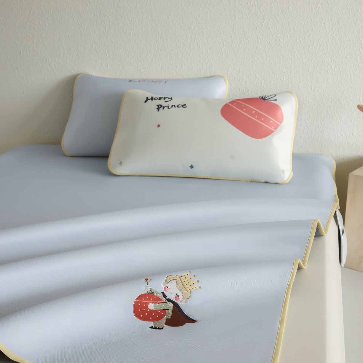 91家纺网 家纺一手货源 找家纺 禧禾 2026春夏新款A类600D数码冰丝席凉席席子-冰菓系列 魔法王子-床席款