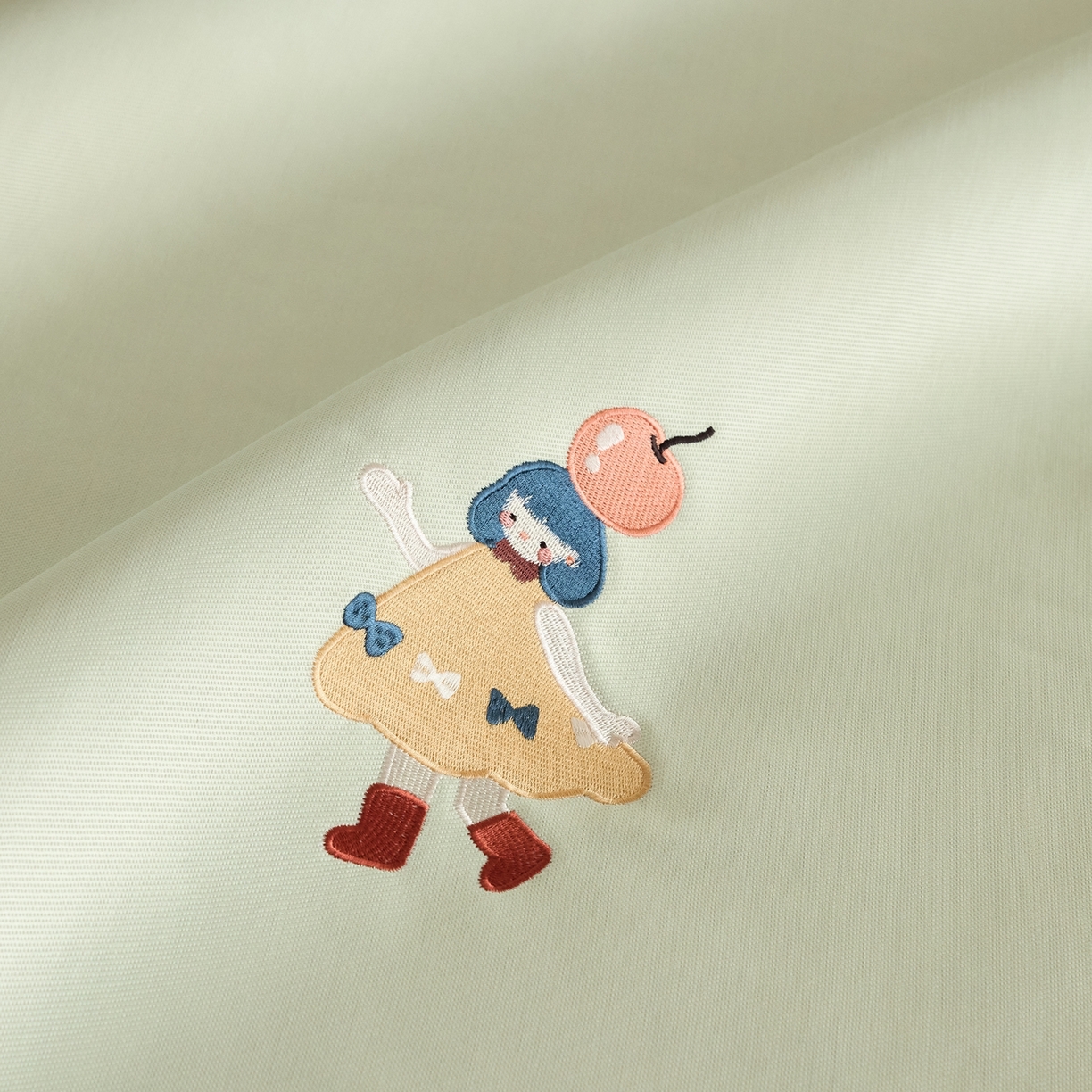 91家纺网 家纺一手货源 找家纺 禧禾 2026春夏新款A类600D数码冰丝席凉席席子-冰菓系列 苹果女孩-床席款