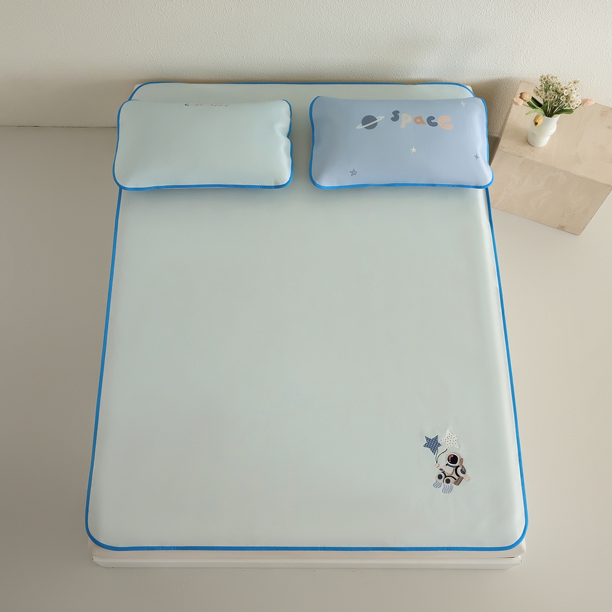 91家纺网 家纺一手货源 找家纺 禧禾 2026春夏新款A类600D数码冰丝席凉席席子-冰菓系列 星际宇航-床席款