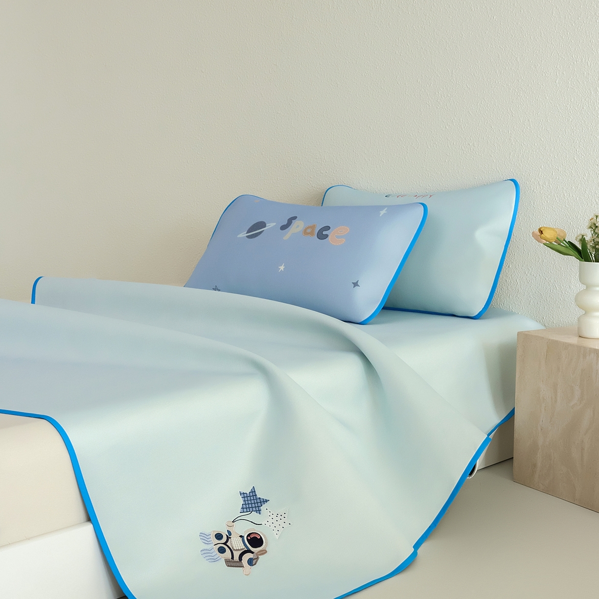 91家纺网 家纺一手货源 找家纺 禧禾 2026春夏新款A类600D数码冰丝席凉席席子-冰菓系列 星际宇航-床席款