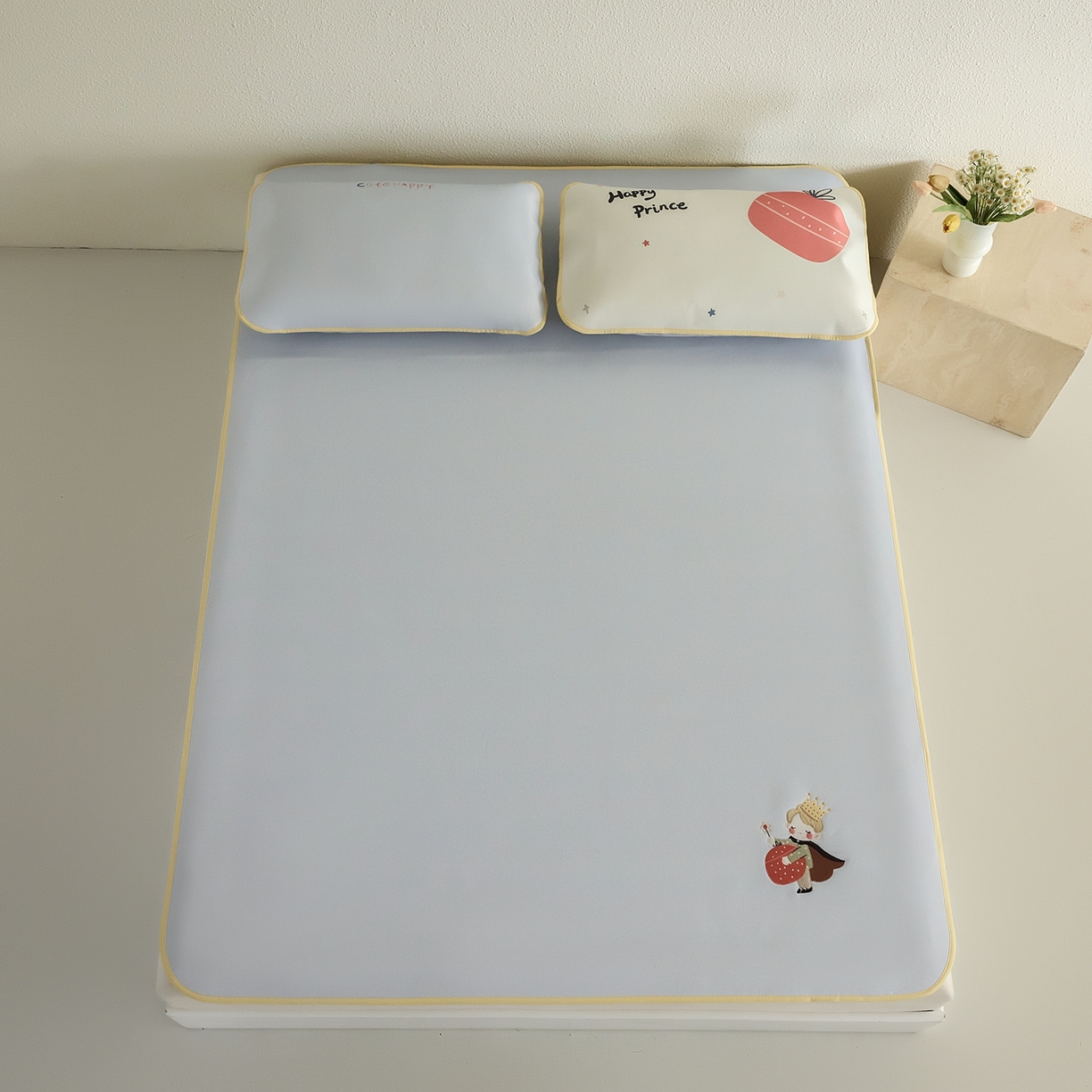 91家纺网 家纺一手货源 找家纺 禧禾 2026春夏新款A类600D数码冰丝席凉席席子-冰菓系列 魔法王子-床笠款