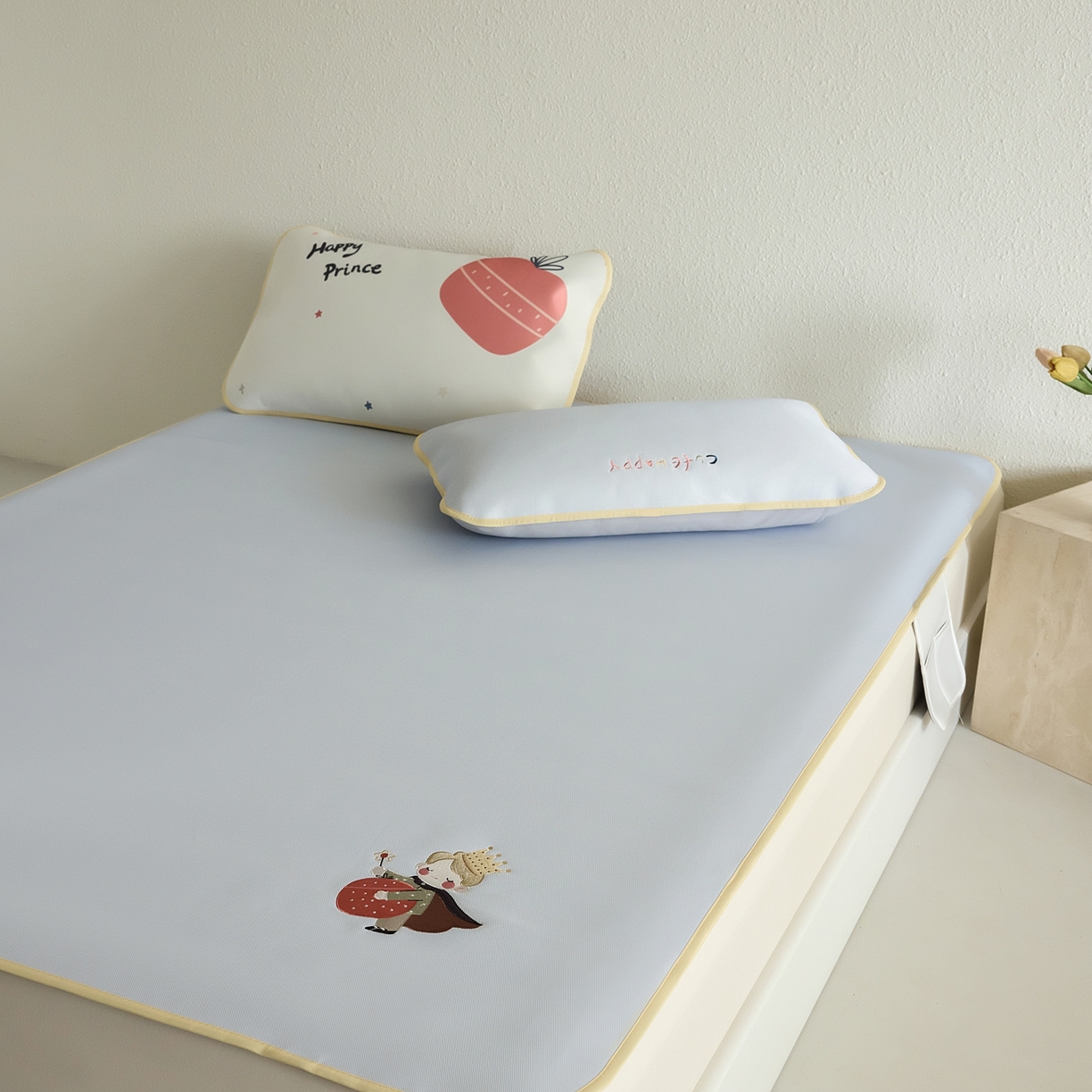 91家纺网 家纺一手货源 找家纺 禧禾 2026春夏新款A类600D数码冰丝席凉席席子-冰菓系列 魔法王子-床笠款