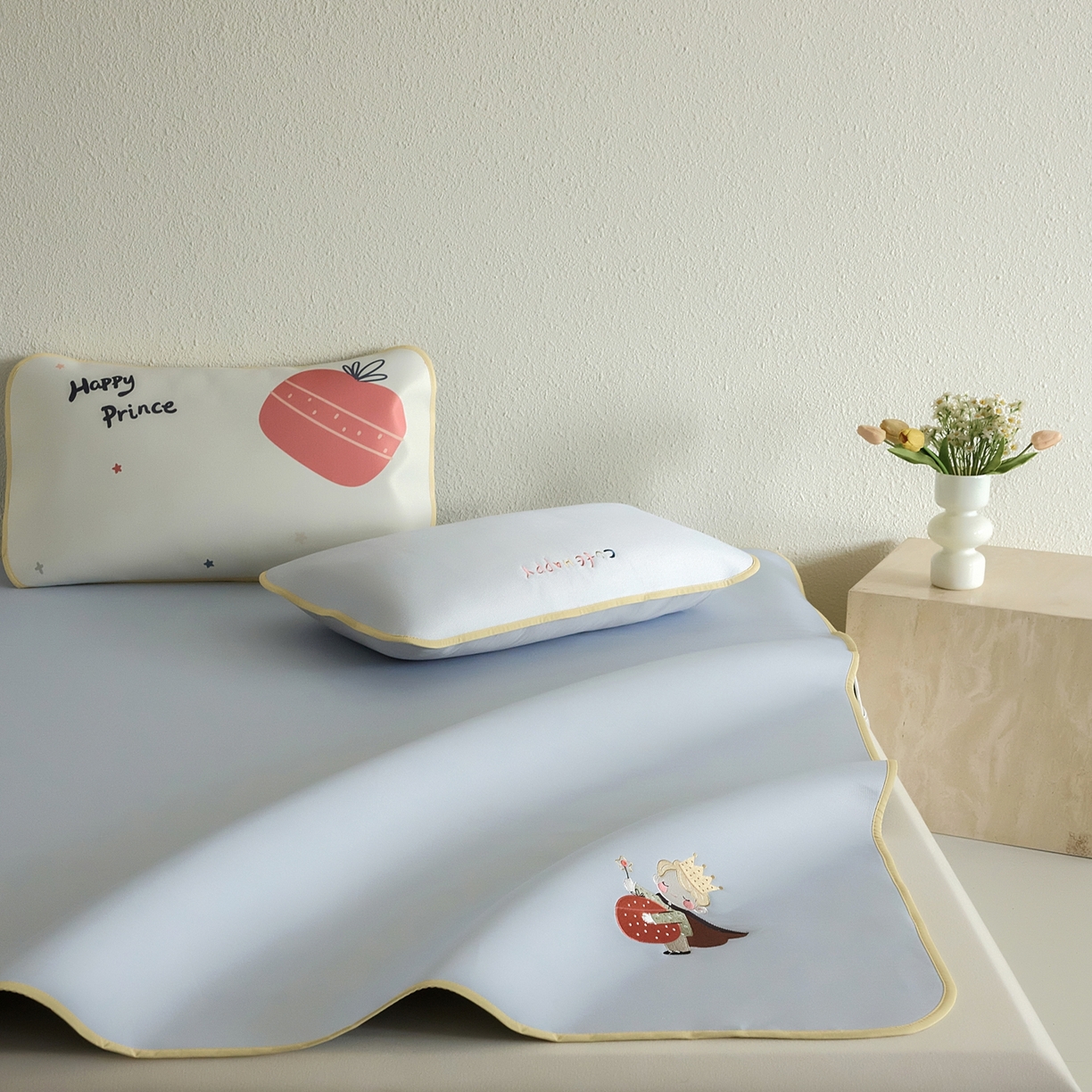 91家纺网 家纺一手货源 找家纺 禧禾 2026春夏新款A类600D数码冰丝席凉席席子-冰菓系列 魔法王子-床笠款