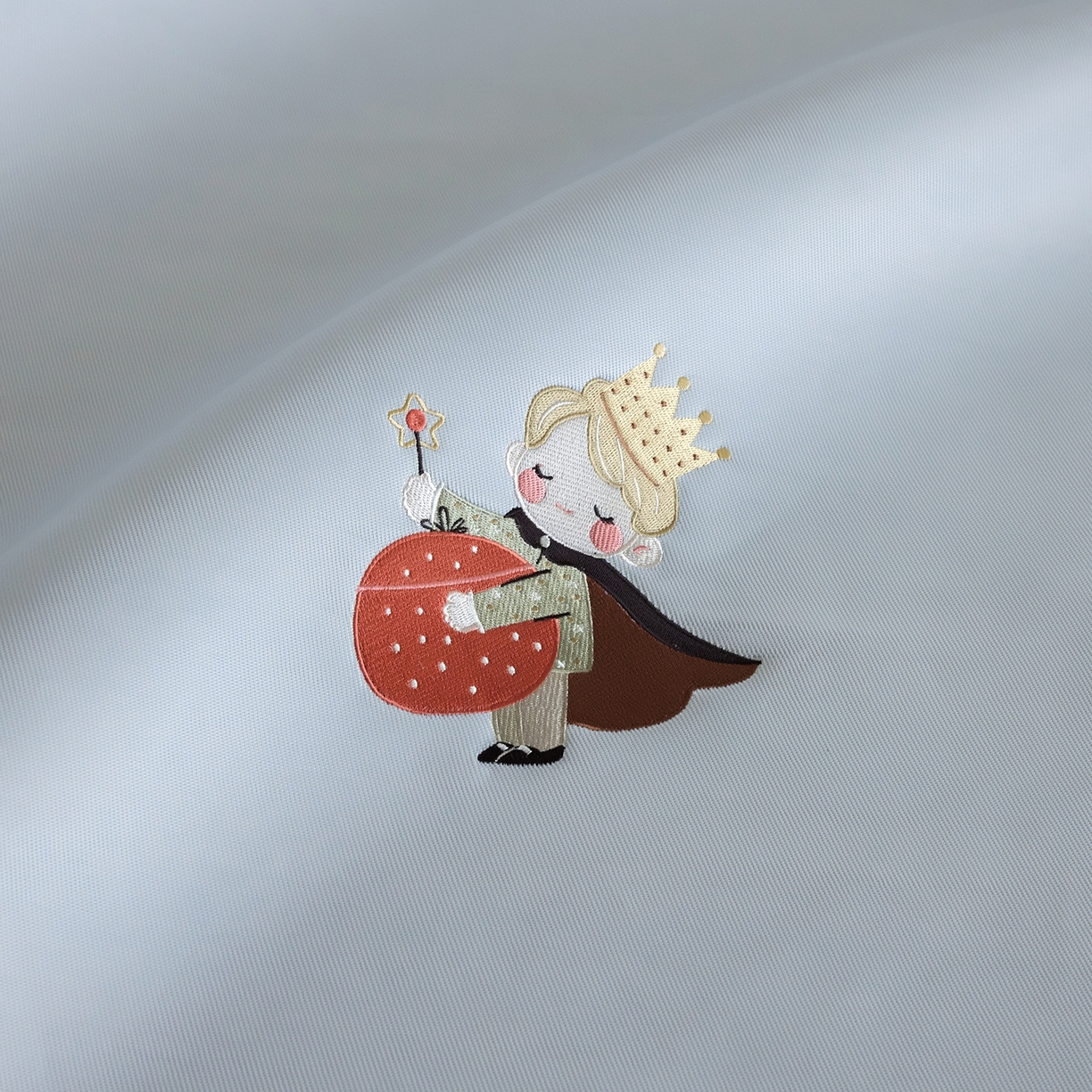 91家纺网 家纺一手货源 找家纺 禧禾 2026春夏新款A类600D数码冰丝席凉席席子-冰菓系列 魔法王子-床笠款