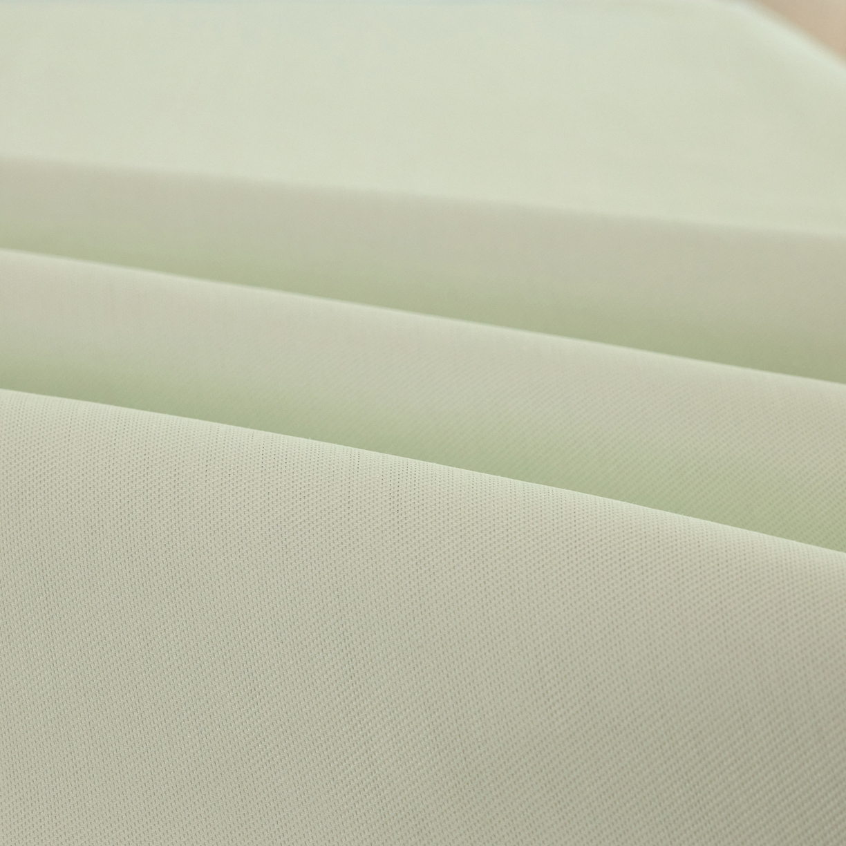 91家纺网 家纺一手货源 找家纺 禧禾 2026春夏新款A类600D数码冰丝席凉席席子-冰菓系列 苹果女孩-床笠款