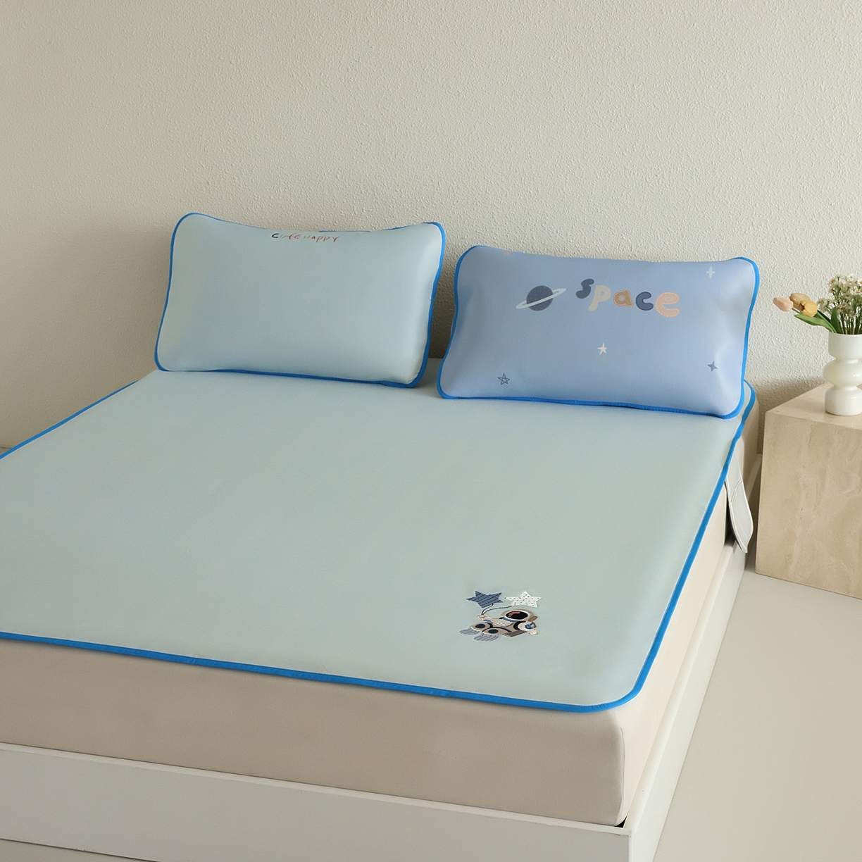 91家纺网 家纺一手货源 找家纺 禧禾 2026春夏新款A类600D数码冰丝席凉席席子-冰菓系列 星际宇航-床笠款