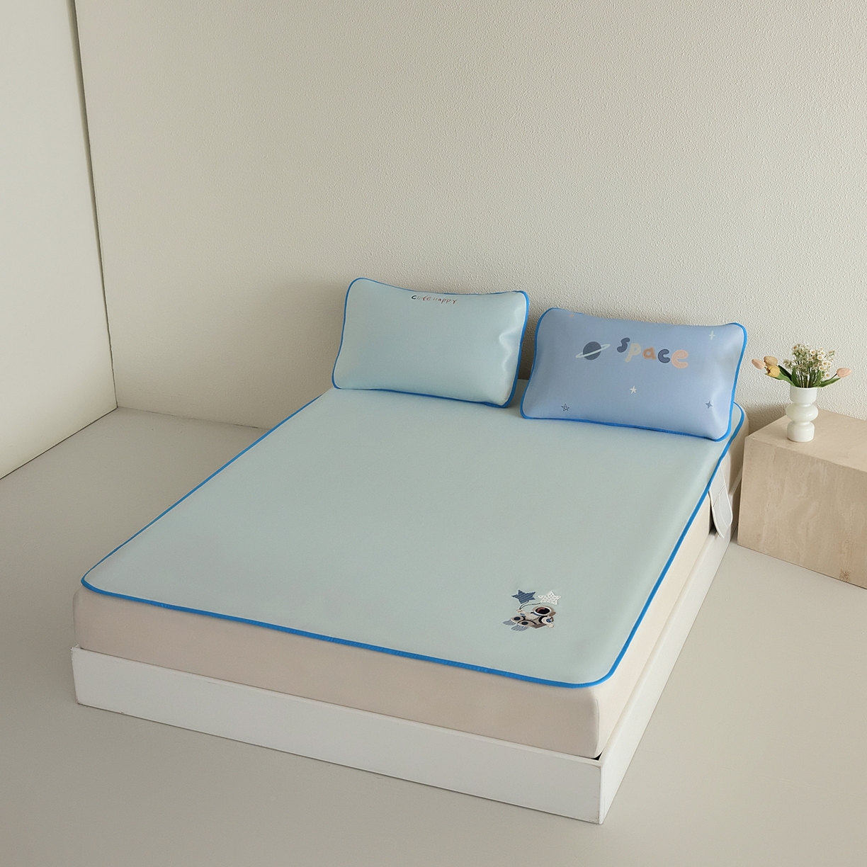 91家纺网 家纺一手货源 找家纺 禧禾 2026春夏新款A类600D数码冰丝席凉席席子-冰菓系列 星际宇航-床笠款