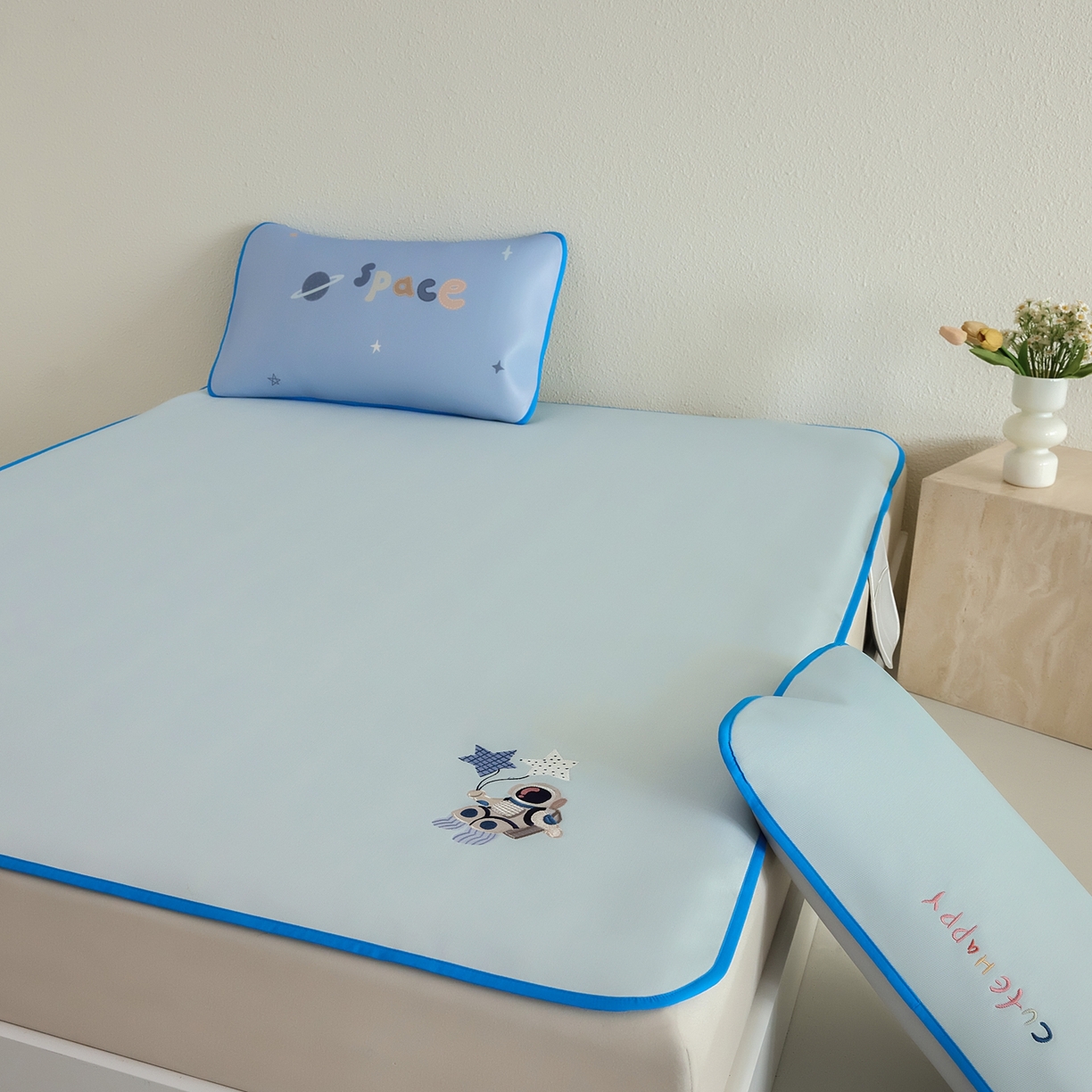 91家纺网 家纺一手货源 找家纺 禧禾 2026春夏新款A类600D数码冰丝席凉席席子-冰菓系列 星际宇航-床笠款