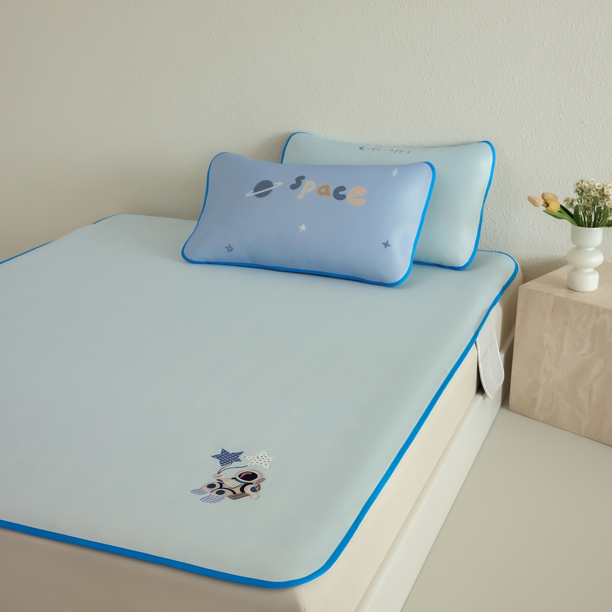 91家纺网 家纺一手货源 找家纺 禧禾 2026春夏新款A类600D数码冰丝席凉席席子-冰菓系列 星际宇航-床笠款