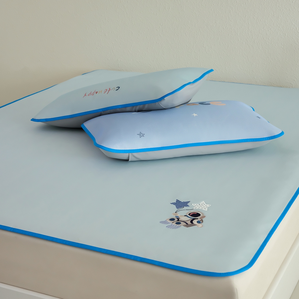 91家纺网 家纺一手货源 找家纺 禧禾 2026春夏新款A类600D数码冰丝席凉席席子-冰菓系列 星际宇航-床笠款