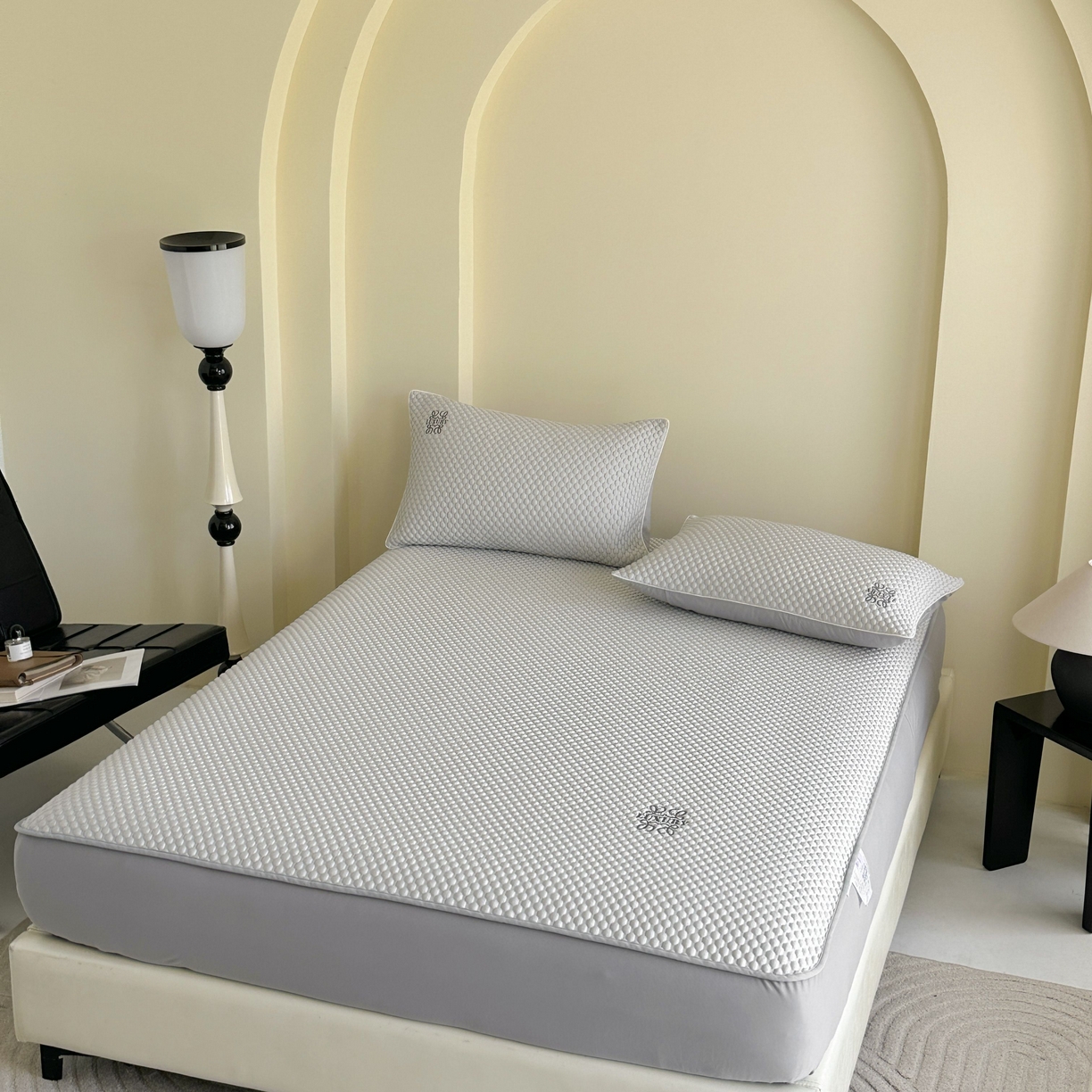 91家纺网 家纺一手货源 找家纺 禧禾 2026新款高冰感豆豆太空席 洛卡灰-床笠款