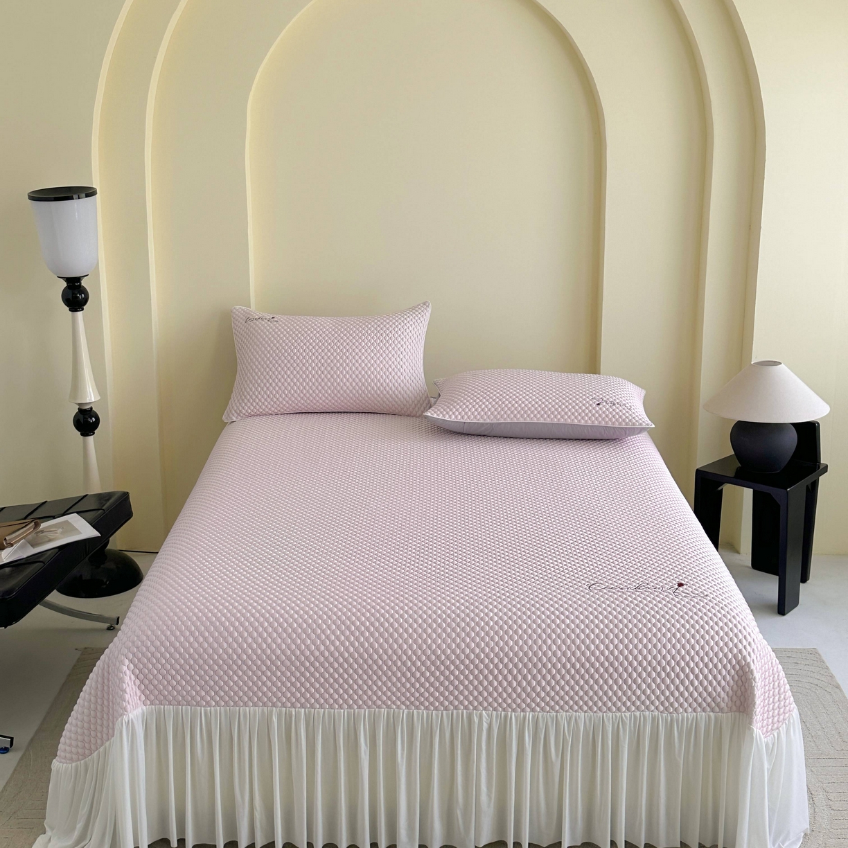 91家纺网 家纺一手货源 找家纺 禧禾 2026新款高冰感豆豆太空席 罗斯粉-床裙款