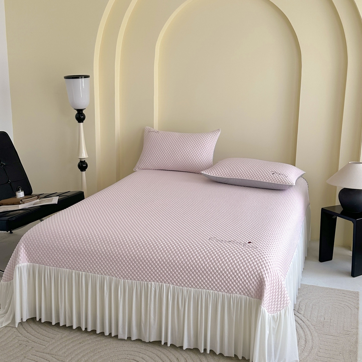 91家纺网 家纺一手货源 找家纺 禧禾 2026新款高冰感豆豆太空席 罗斯粉-床裙款