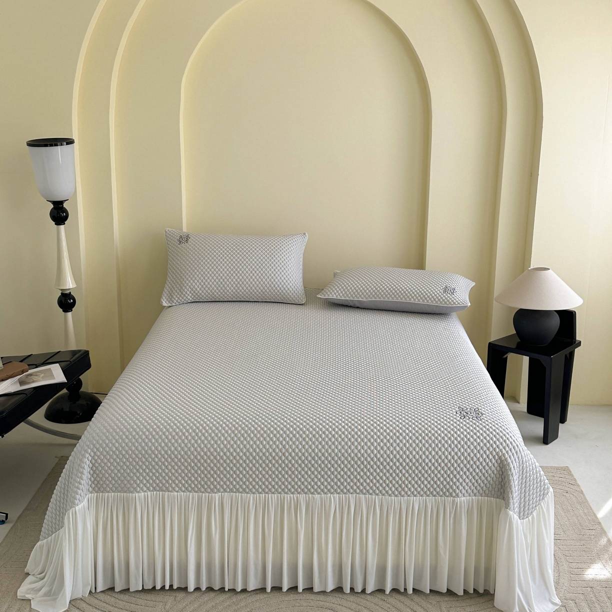 91家纺网 家纺一手货源 找家纺 禧禾 2026新款高冰感豆豆太空席 洛卡灰-床裙款