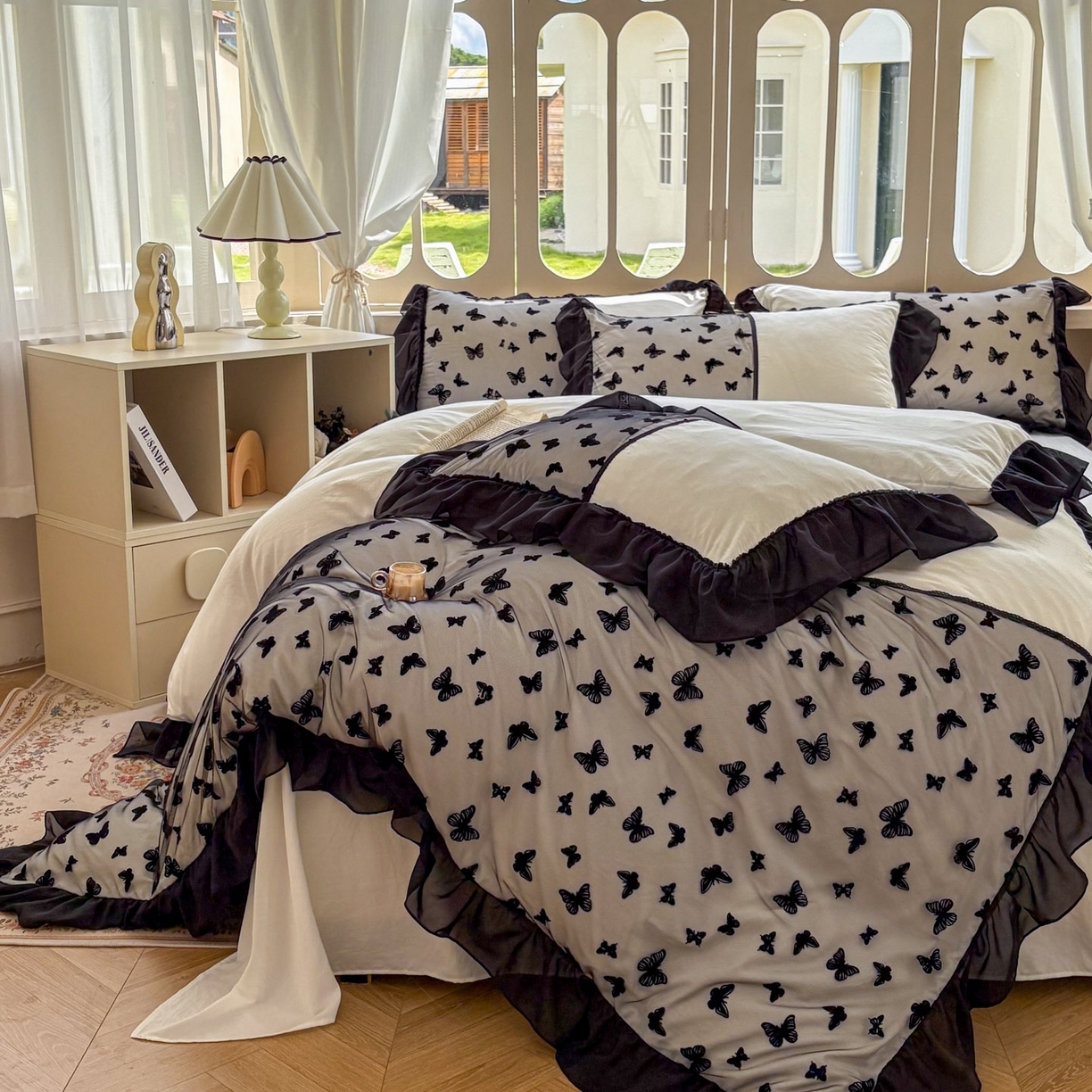 91家纺网 家纺一手货源 找家纺 （总）韩秀家纺 2026法式超柔水洗棉蕾丝花边床裙四件套工艺款床罩床笠款皱皱纱云朵棉四件套-蝴蝶梦境