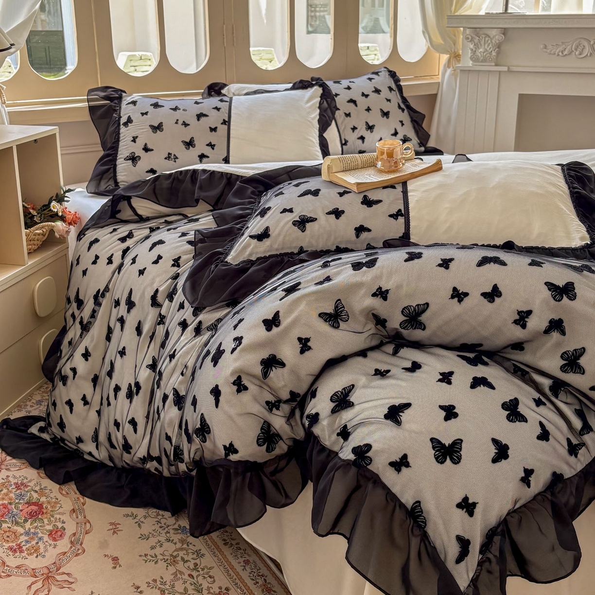 91家纺网 家纺一手货源 找家纺 （总）韩秀家纺 2026法式超柔水洗棉蕾丝花边床裙四件套工艺款床罩床笠款皱皱纱云朵棉四件套-蝴蝶梦境