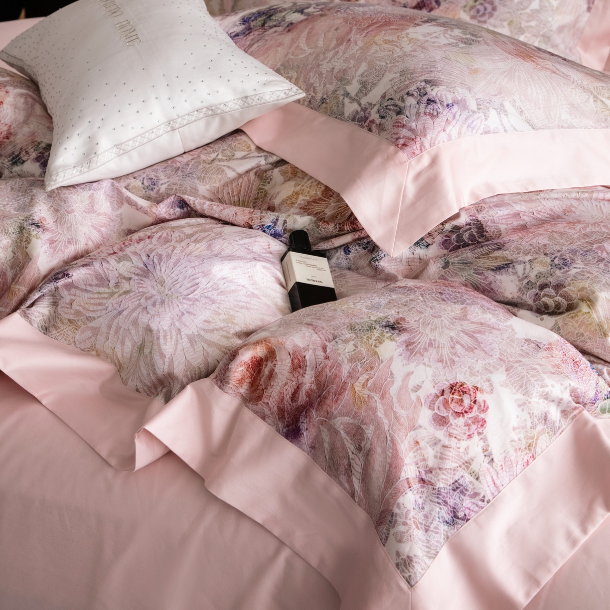 91家纺网 家纺一手货源 找家纺 （总）馨蕊家居 2026新款100S澳棉全棉纯棉数码印花四件套-朵涵