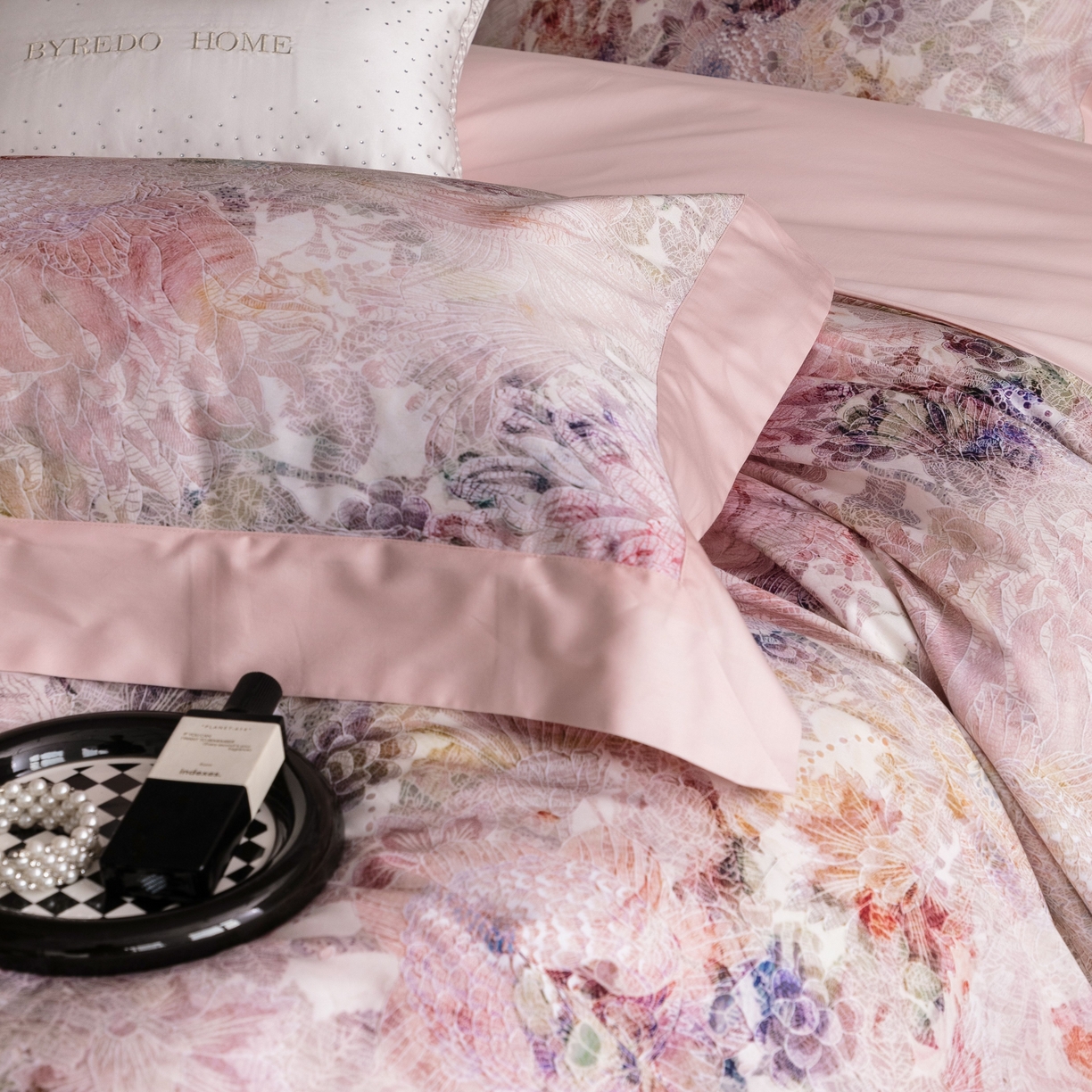 91家纺网 家纺一手货源 找家纺 （总）馨蕊家居 2026新款100S澳棉全棉纯棉数码印花四件套-朵涵