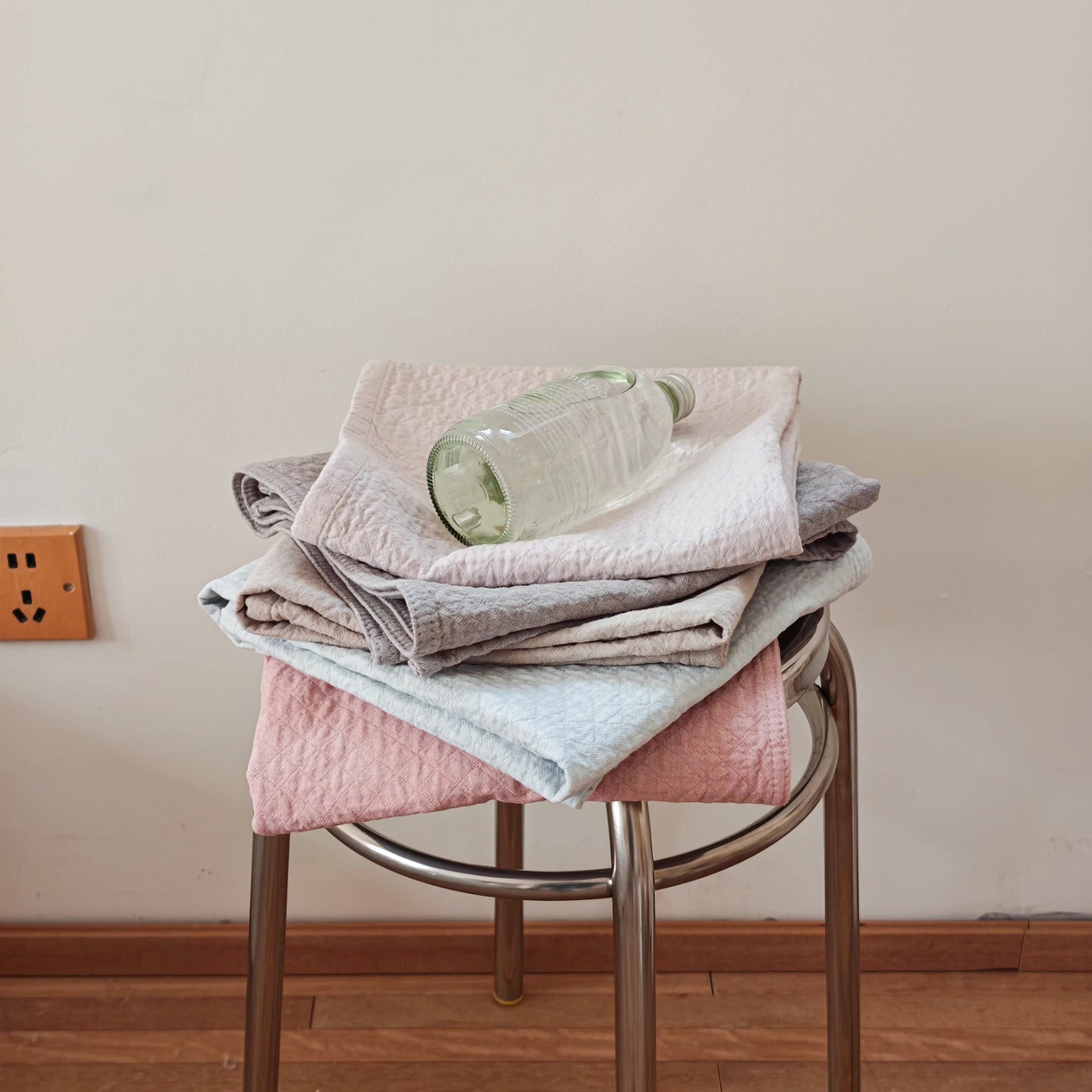 91家纺网 家纺一手货源 找家纺 （总）沐瑟家纺 2026新款无印风格子款枕巾