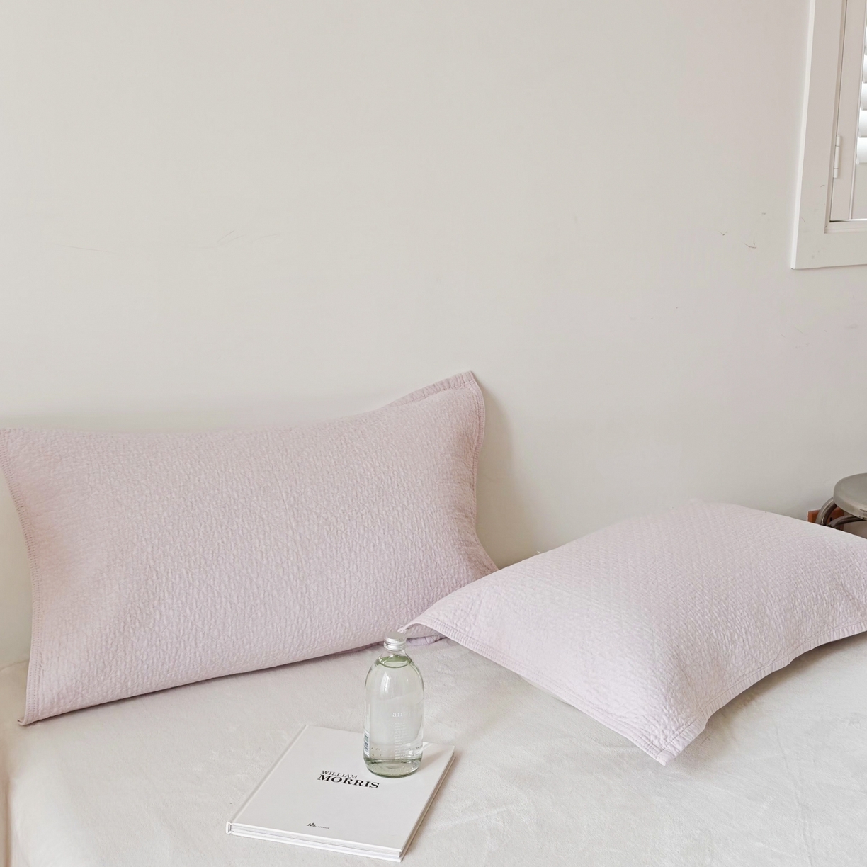 91家纺网 家纺一手货源 找家纺 沐瑟家纺 2026新款无印风格子款枕巾 素格-淡紫